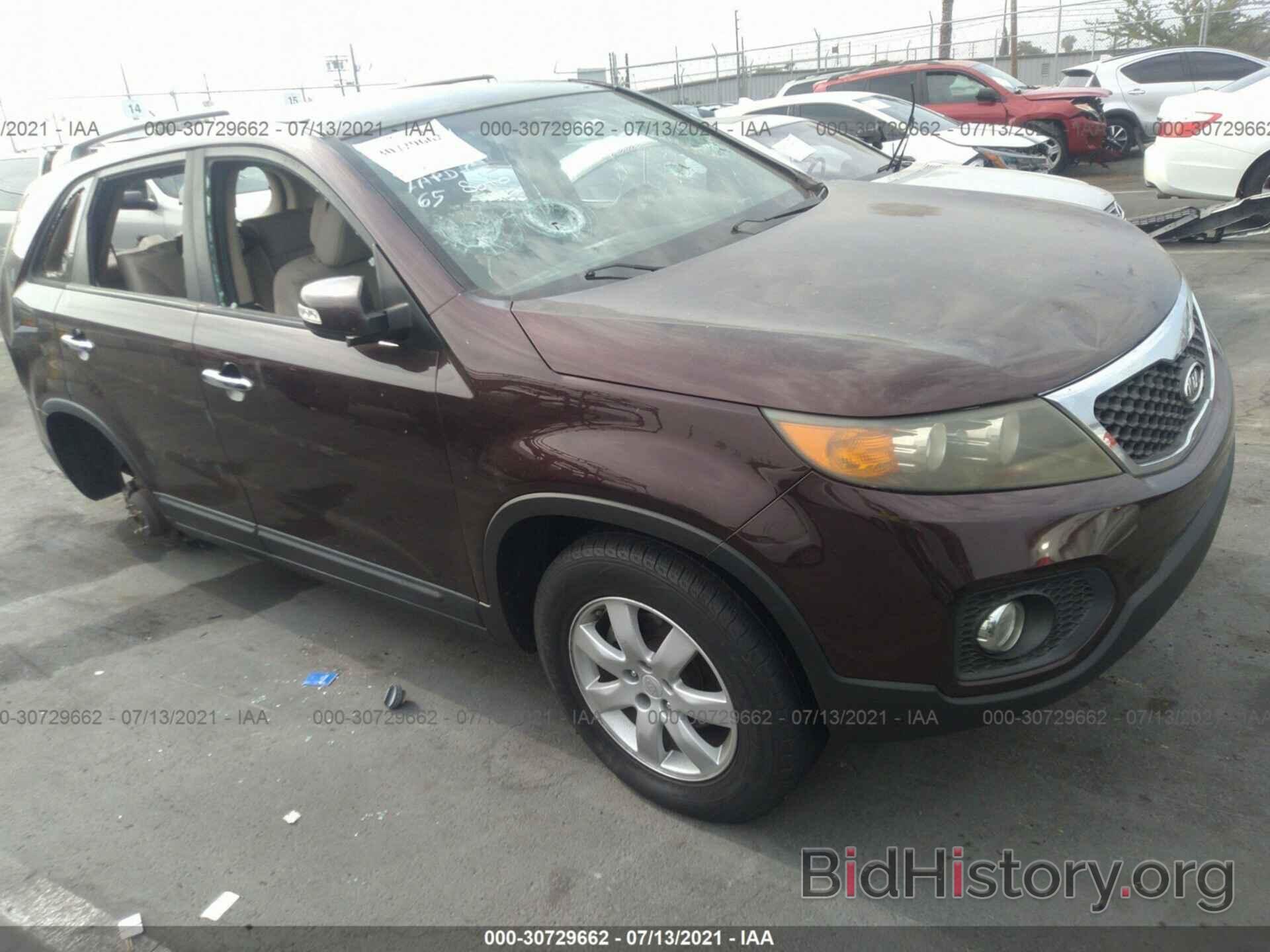 Photo 5XYKT3A13BG093652 - KIA SORENTO 2011