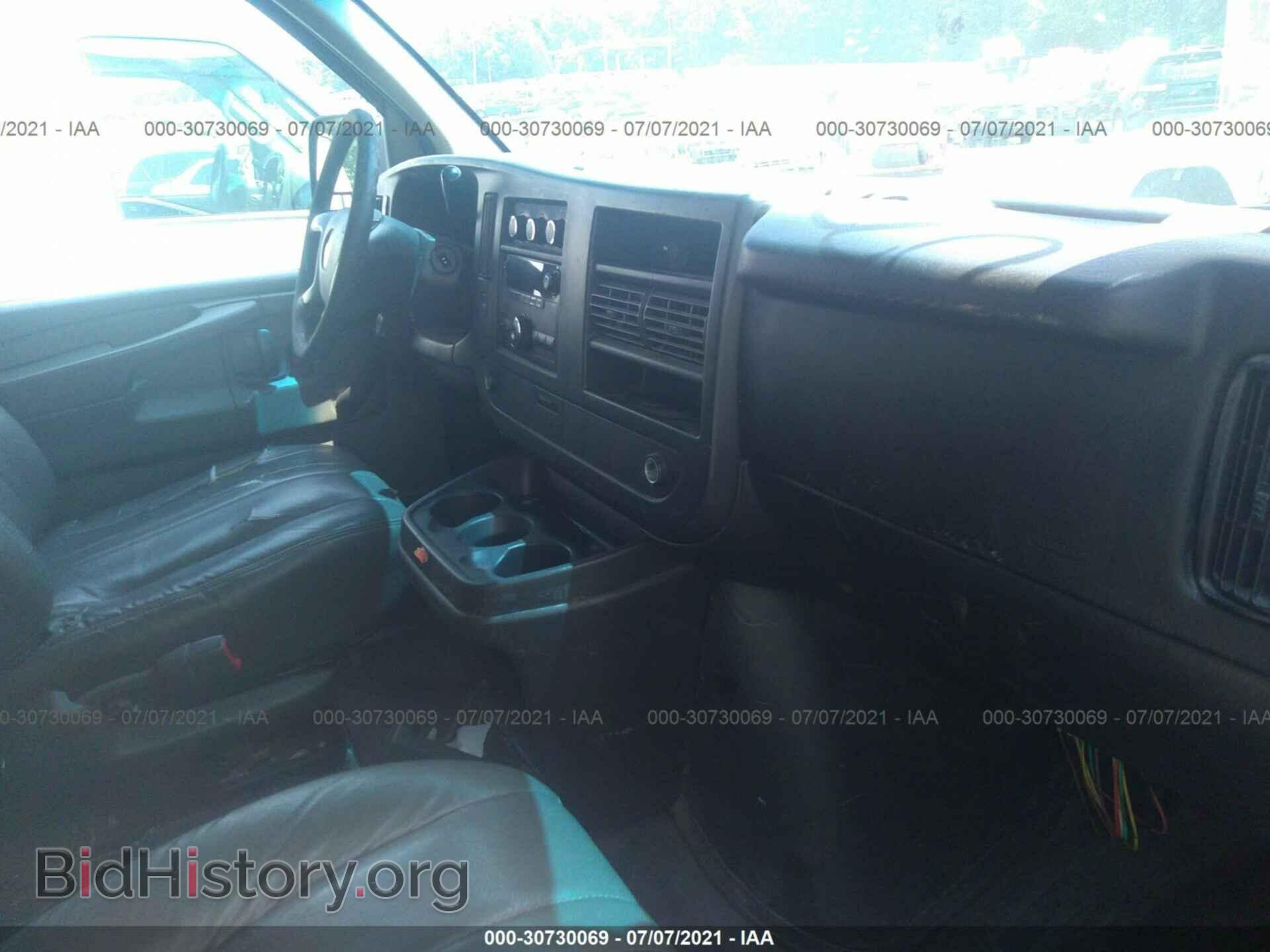 2010 CHEVROLET EXPRESS CARGO VAN - VIN: 1GCUGADX7A1181653 - Фото 5