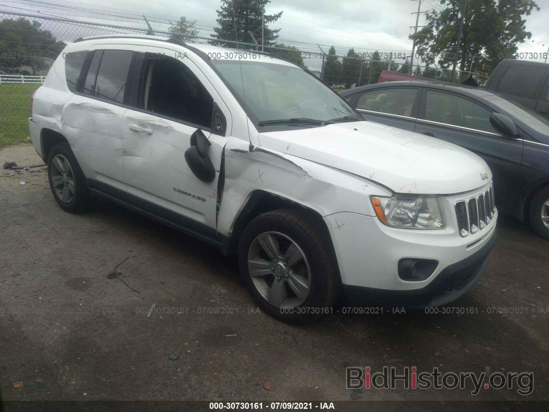 Photo 1J4NT1FB9BD195758 - JEEP COMPASS 2011