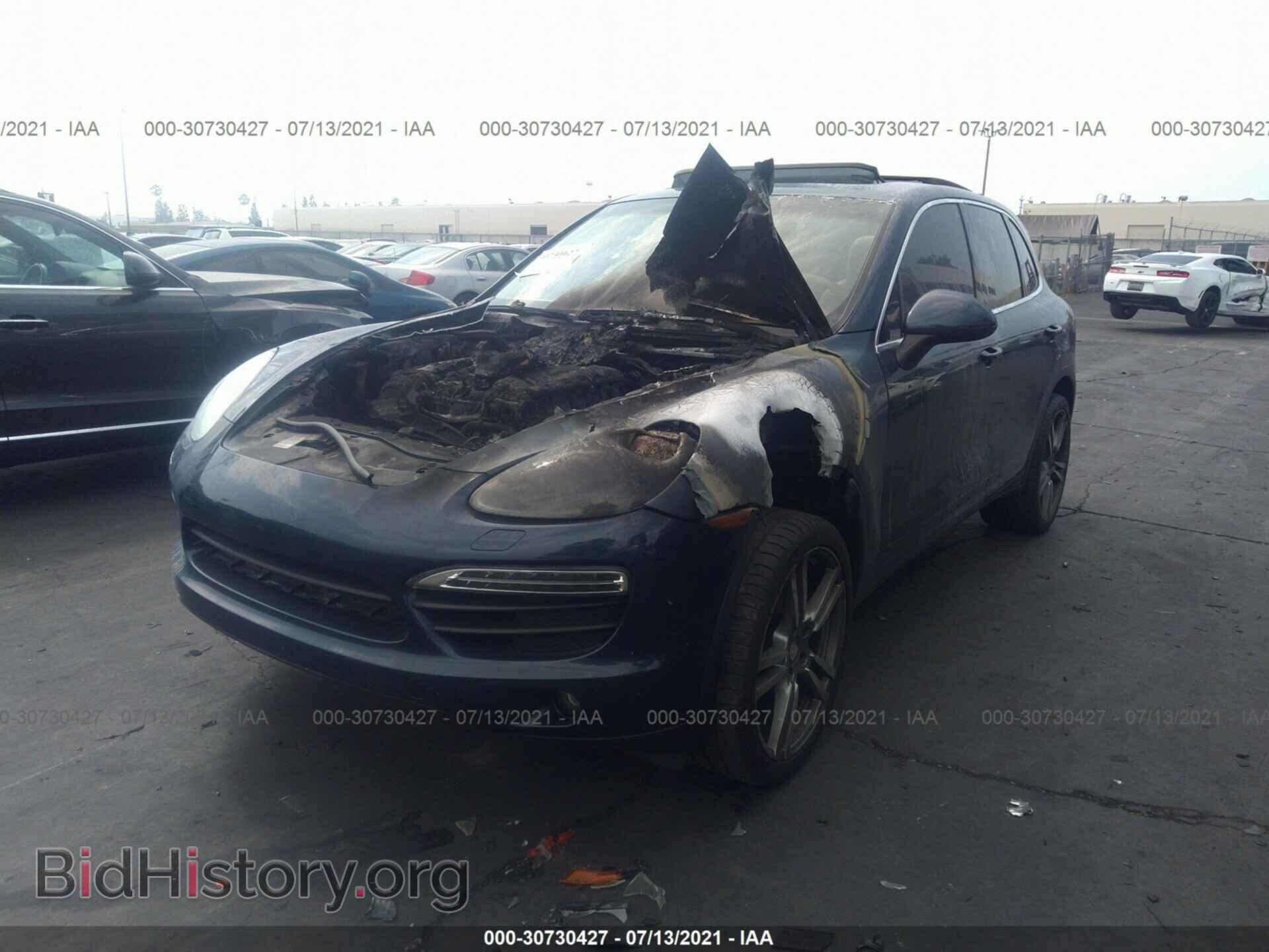 2011 PORSCHE CAYENNE - VIN: WP1AA2A24BLA09605 - Photo 2