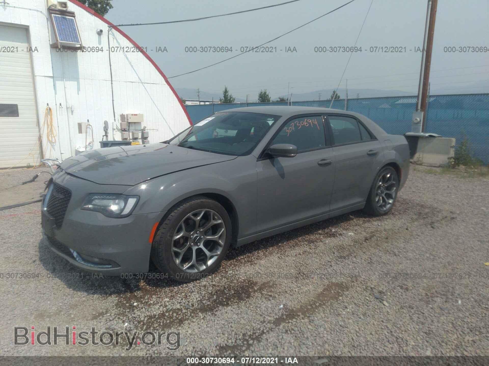 2017 CHRYSLER 300 - VIN: 2C3CCABG5HH512174 - Фото 2
