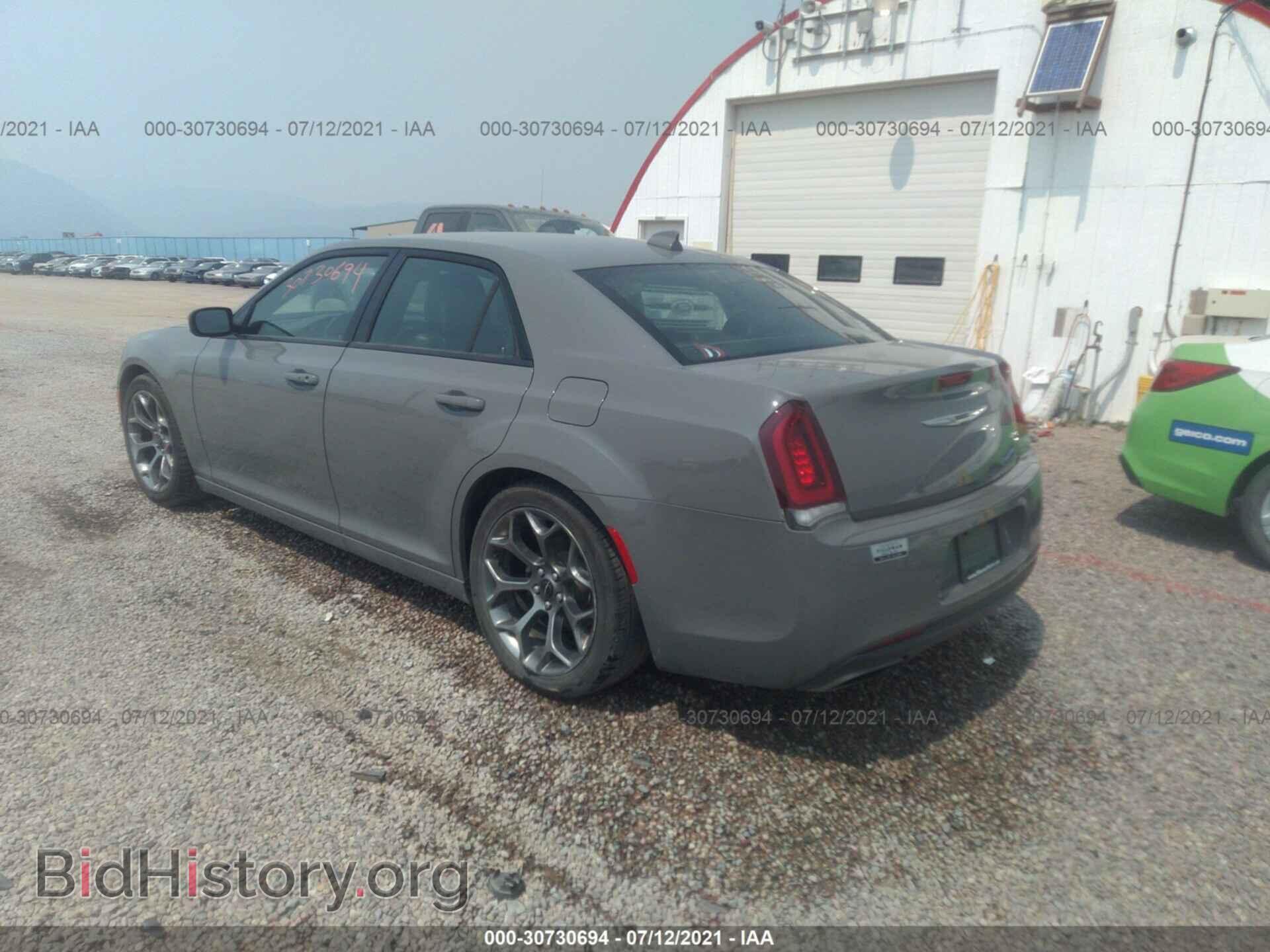 2017 CHRYSLER 300 - VIN: 2C3CCABG5HH512174 - Фото 3