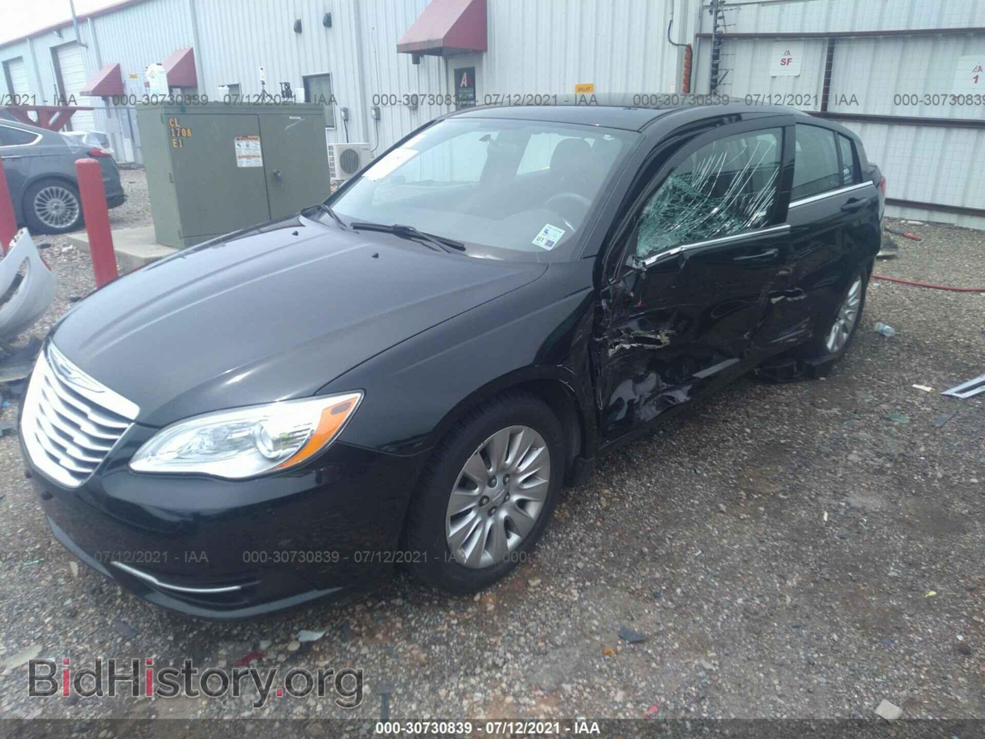 2014 CHRYSLER 200 - VIN: 1C3CCBAB5EN205750 - Фото 2