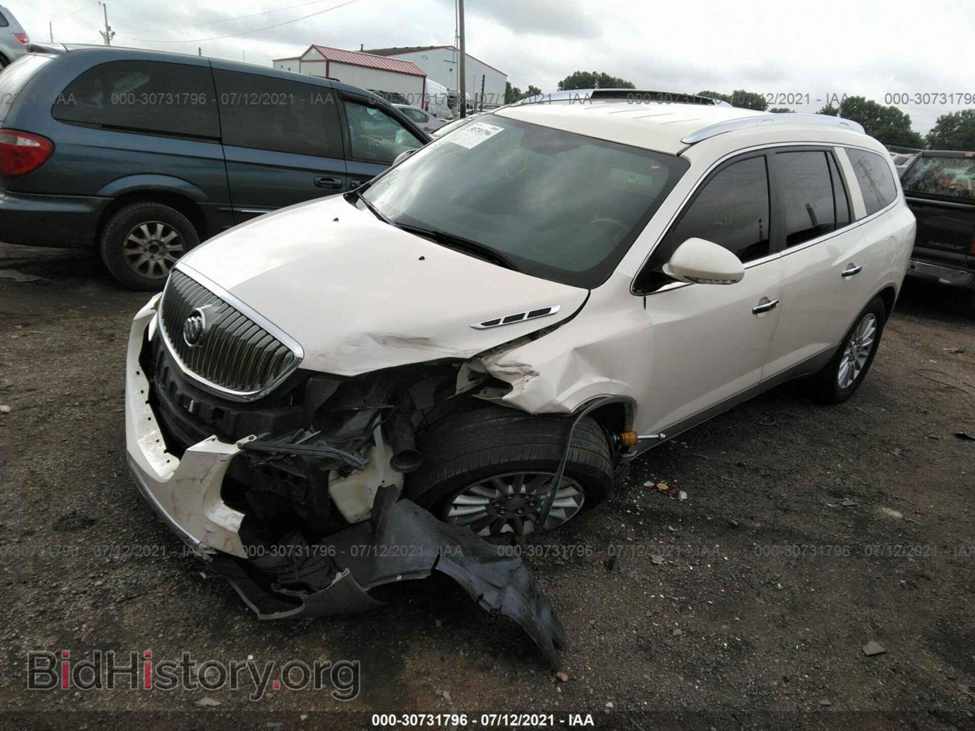 2012 BUICK ENCLAVE - VIN: 5GAKRCED9CJ107527 - Photo 2