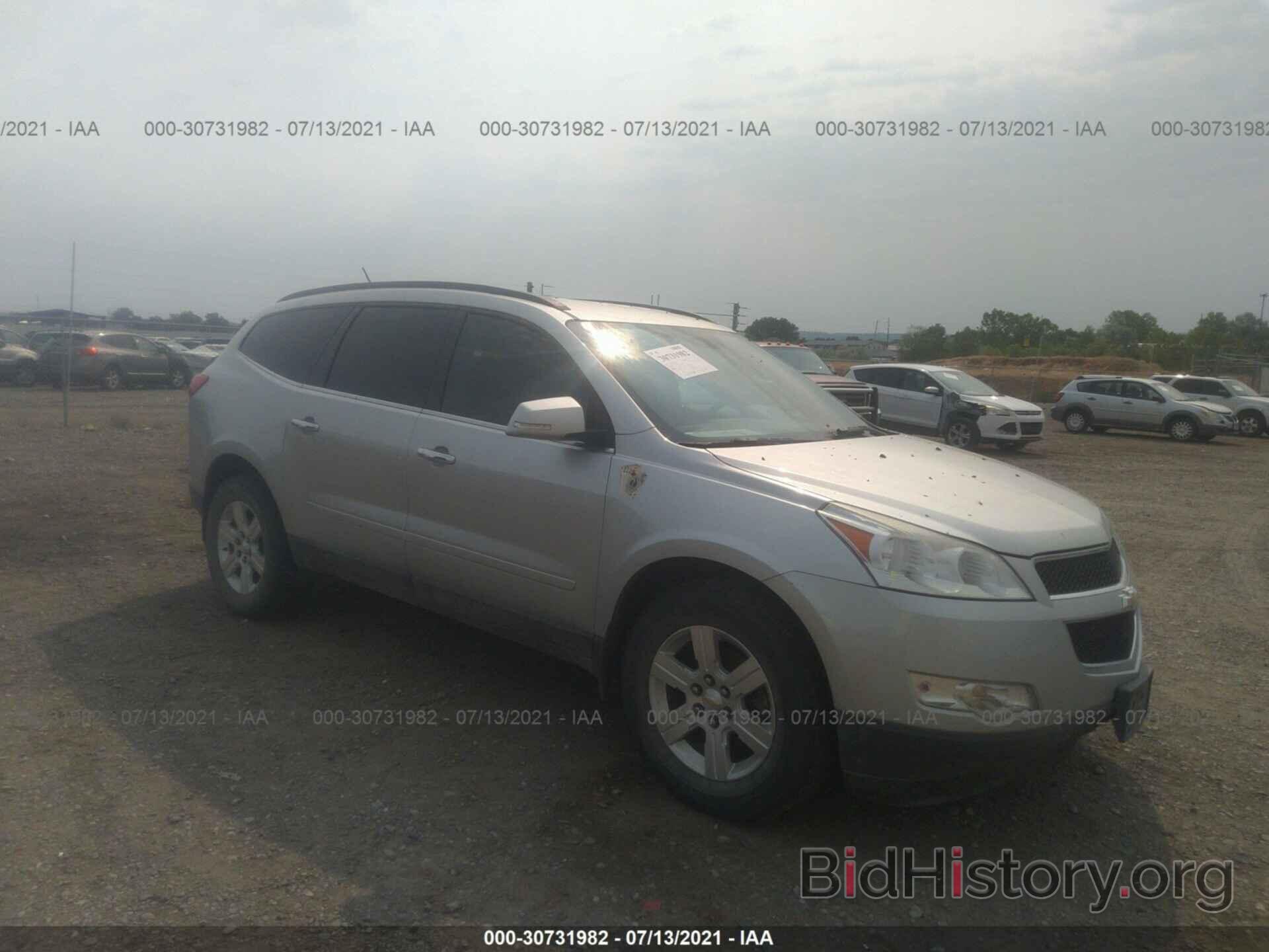 Photo 1GNKVGED6BJ307532 - CHEVROLET TRAVERSE 2011