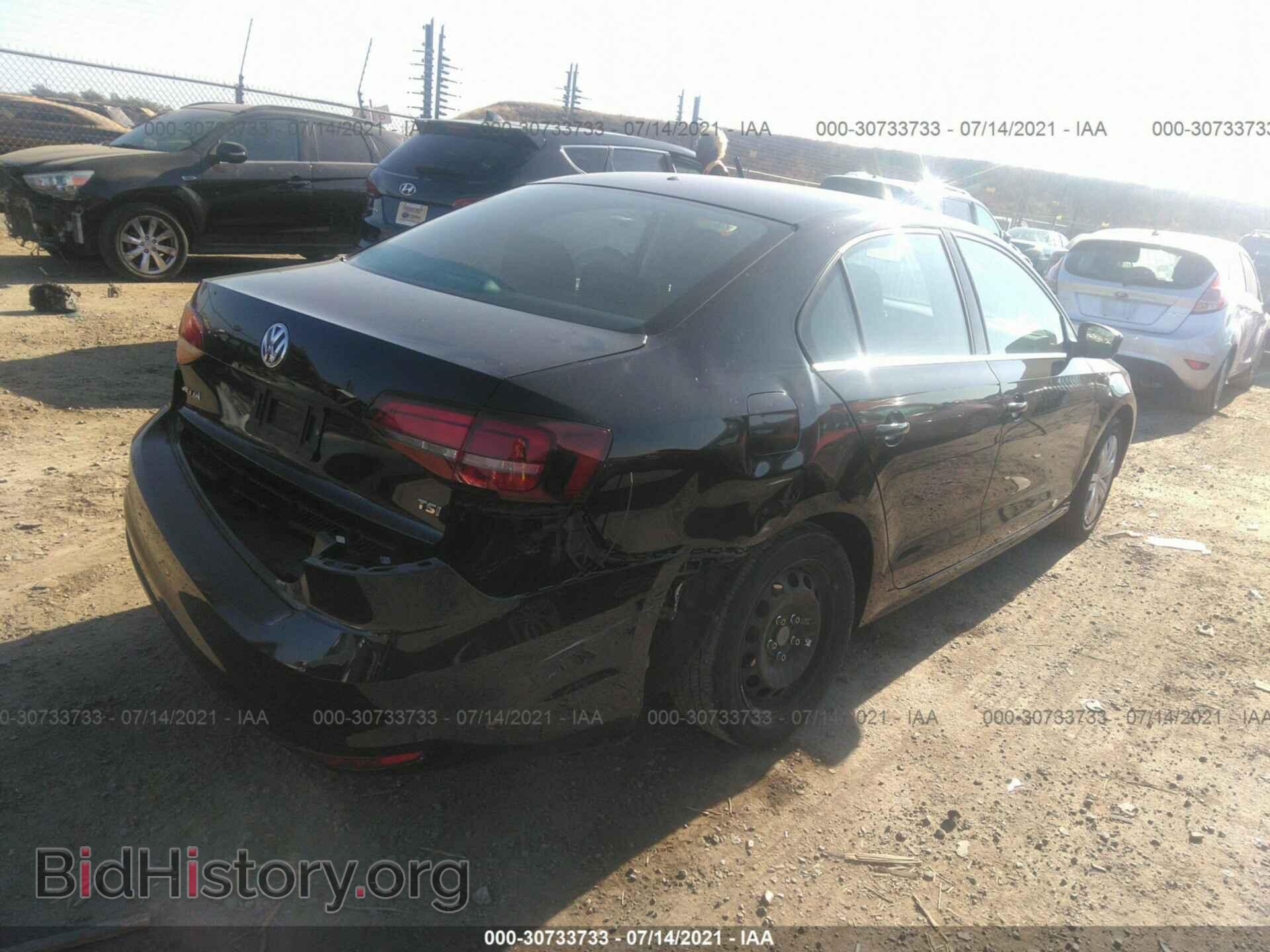 2017 VOLKSWAGEN JETTA - VIN: 3VW2B7AJ1HM355803 - Фото 4