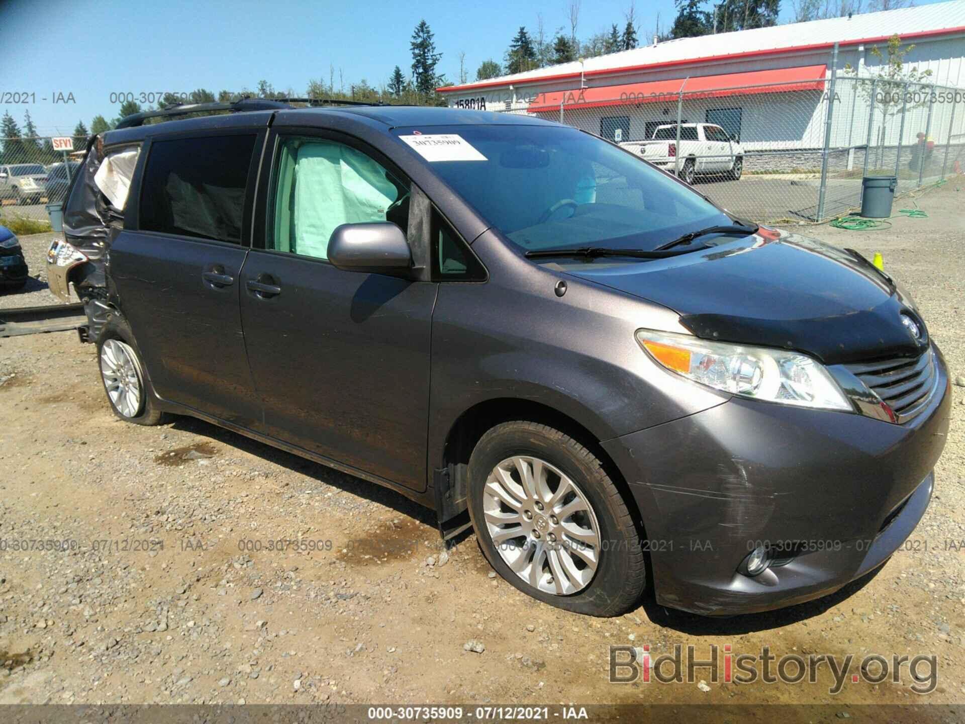 Фотография 5TDYK3DC1BS060694 - TOYOTA SIENNA 2011