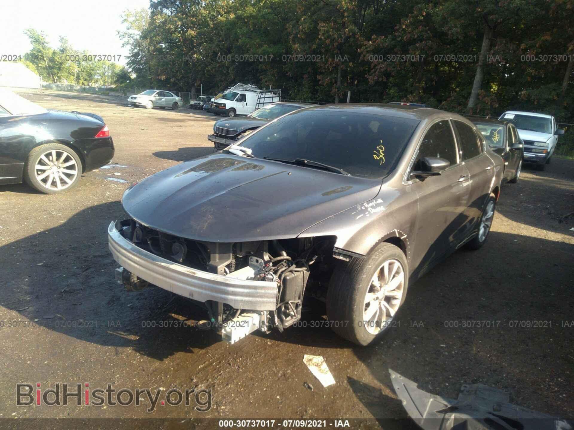 2015 CHRYSLER 200 - VIN: 1C3CCCCGXFN663171 - Фото 2