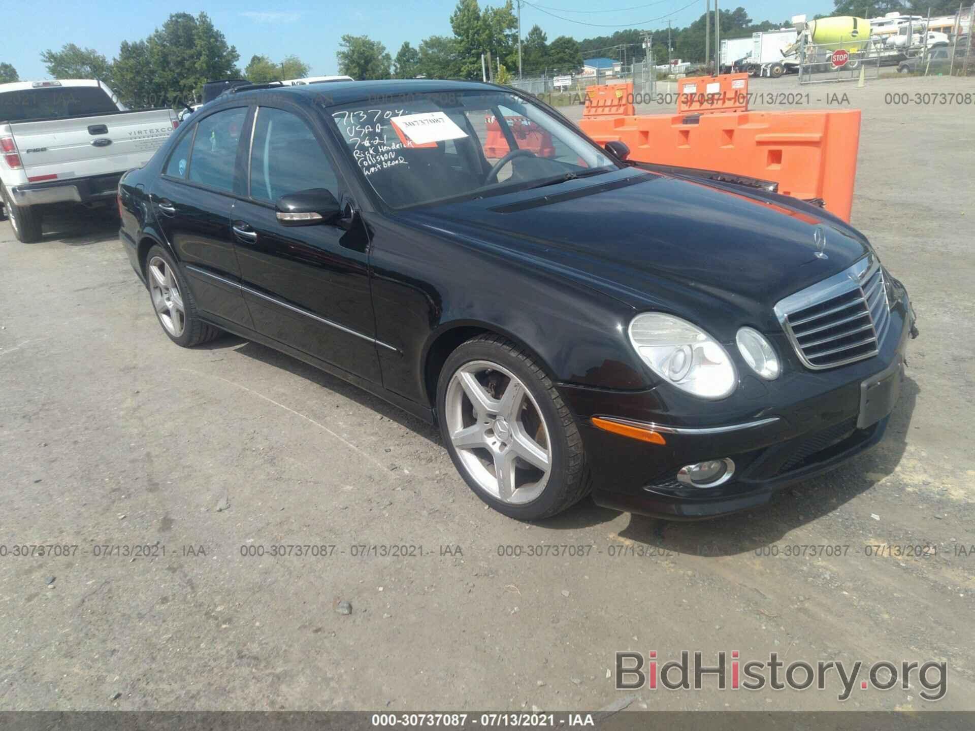 Photo WDBUF87X28B346678 - MERCEDES-BENZ E-CLASS 2008