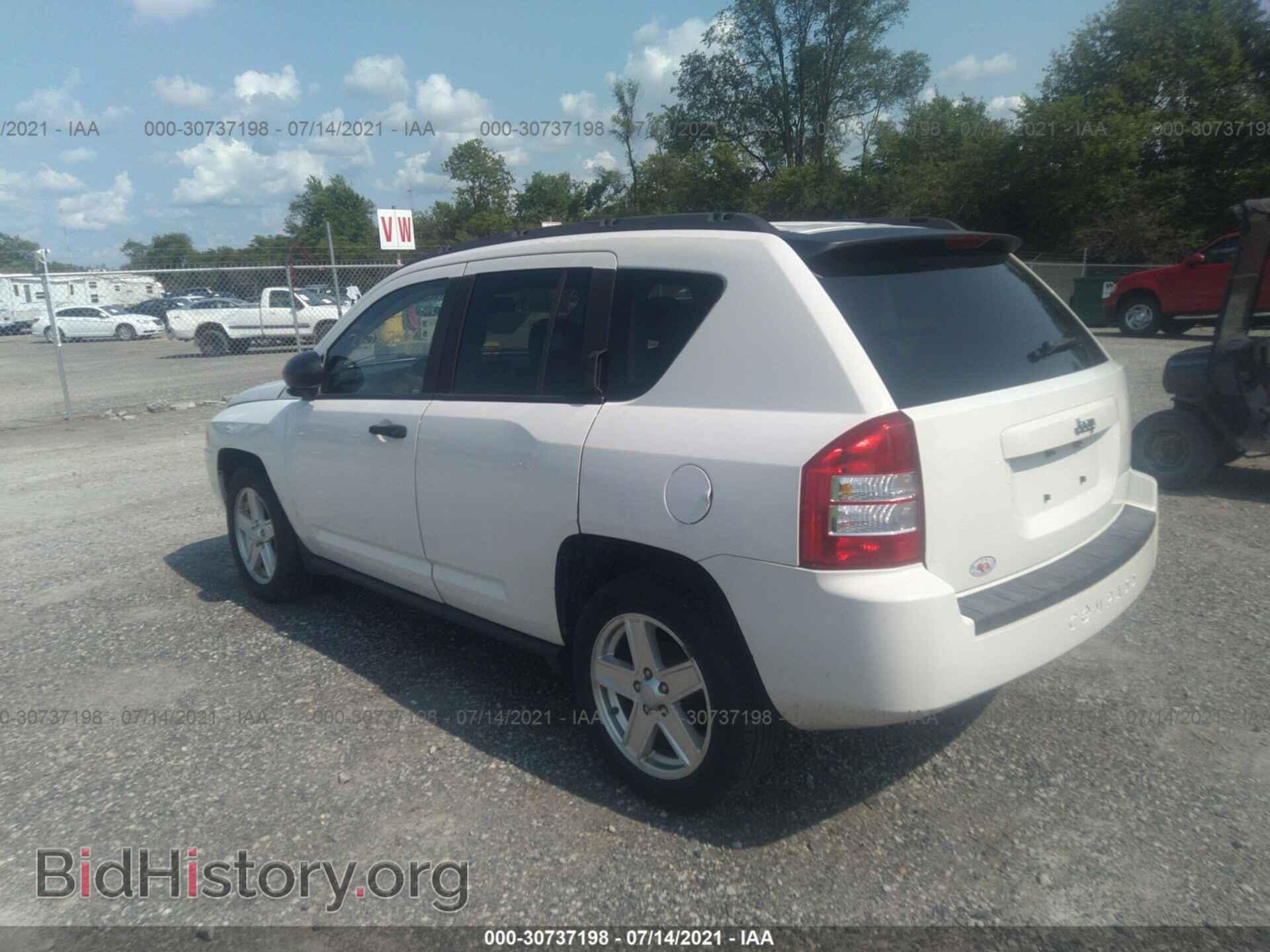 2007 JEEP COMPASS - VIN: 1J8FT47W97D145794 - Фото 3