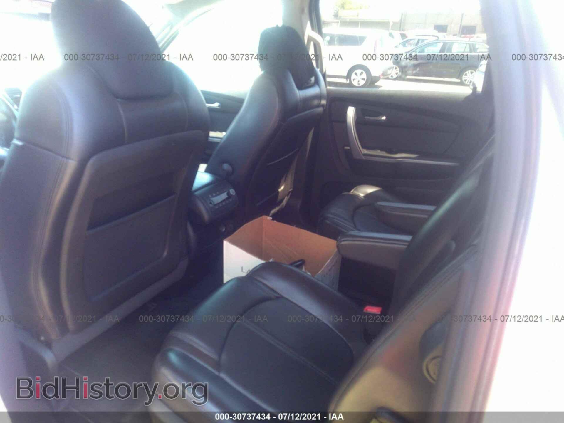 2011 GMC ACADIA - VIN: 1GKKRRED8BJ168002 - Photo 8