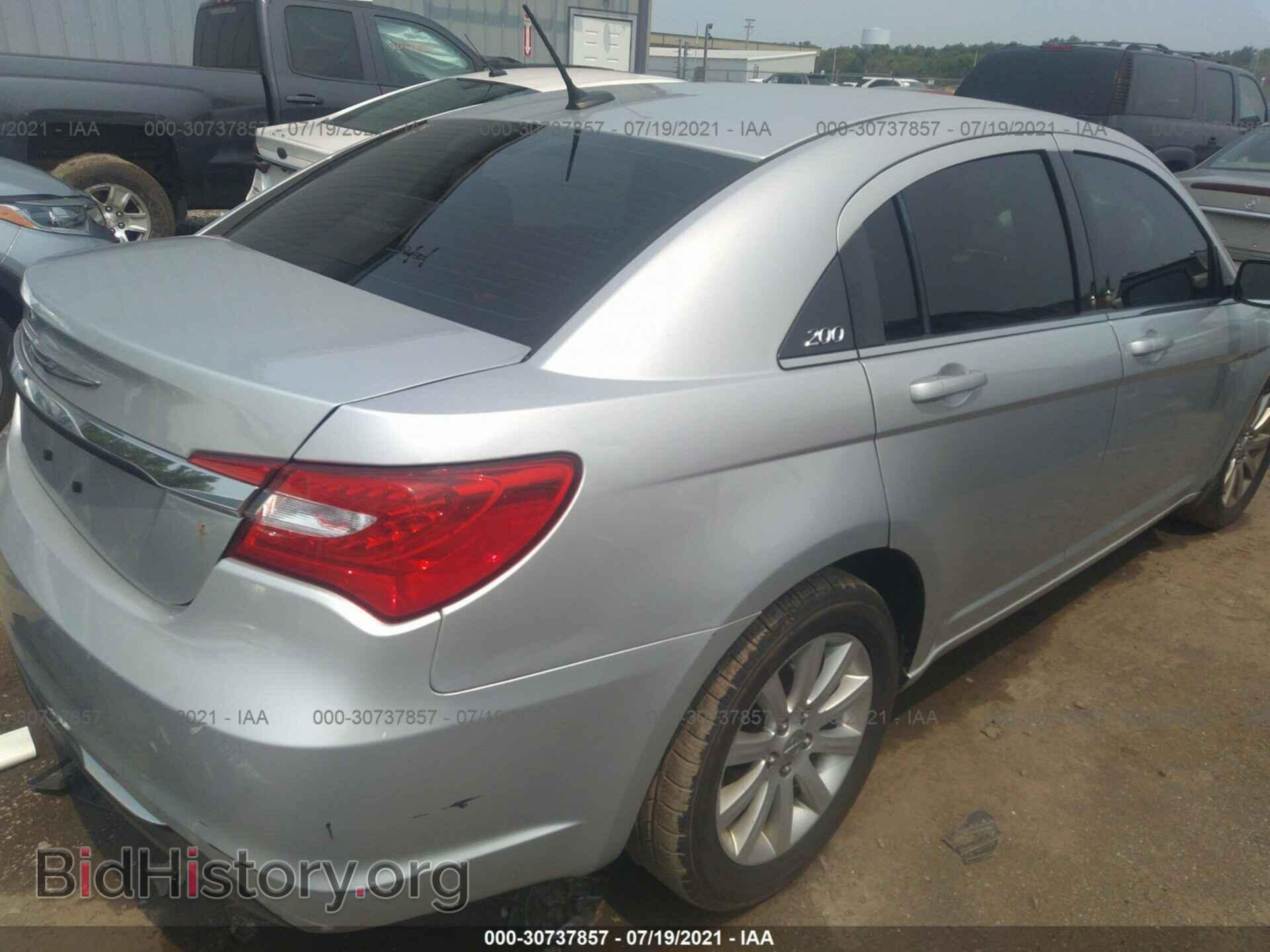 2011 CHRYSLER 200 - VIN: 1C3BC1FB6BN555575 - Фото 4