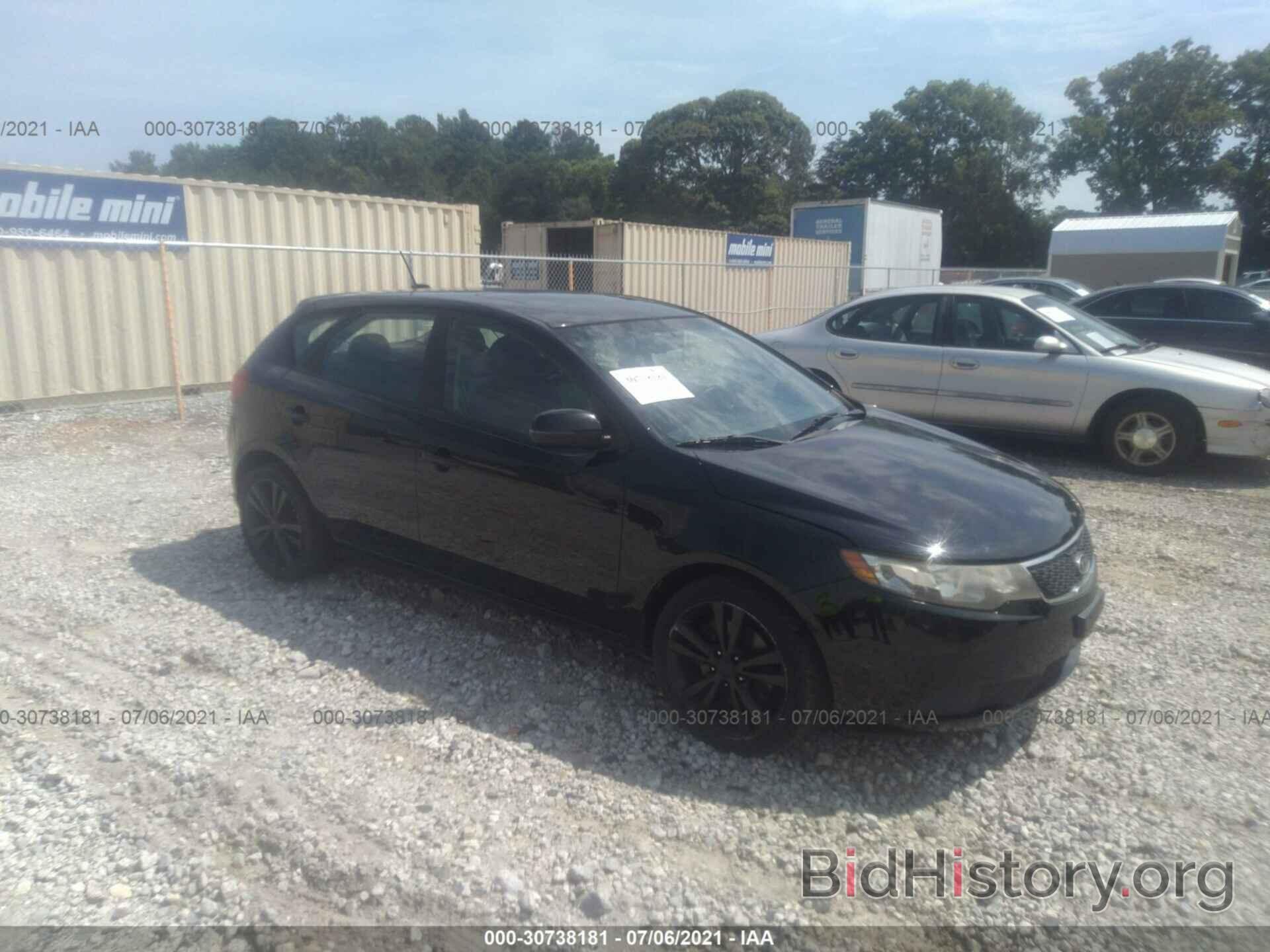 Photo KNAFW5A35B5352993 - KIA FORTE 5-DOOR 2011