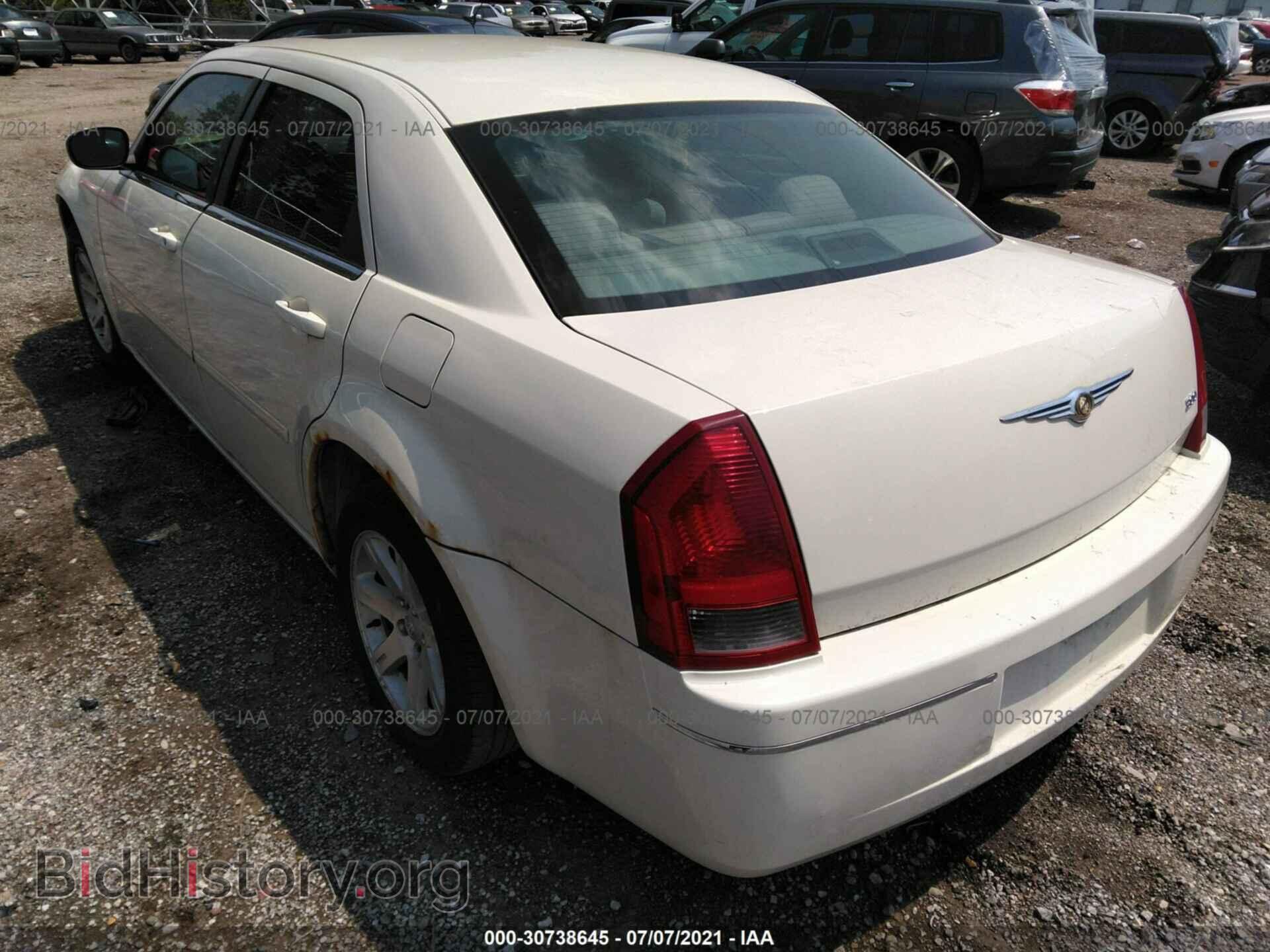 2007 CHRYSLER 300 - VIN: 2C3KA53G07H853942 - Фото 3