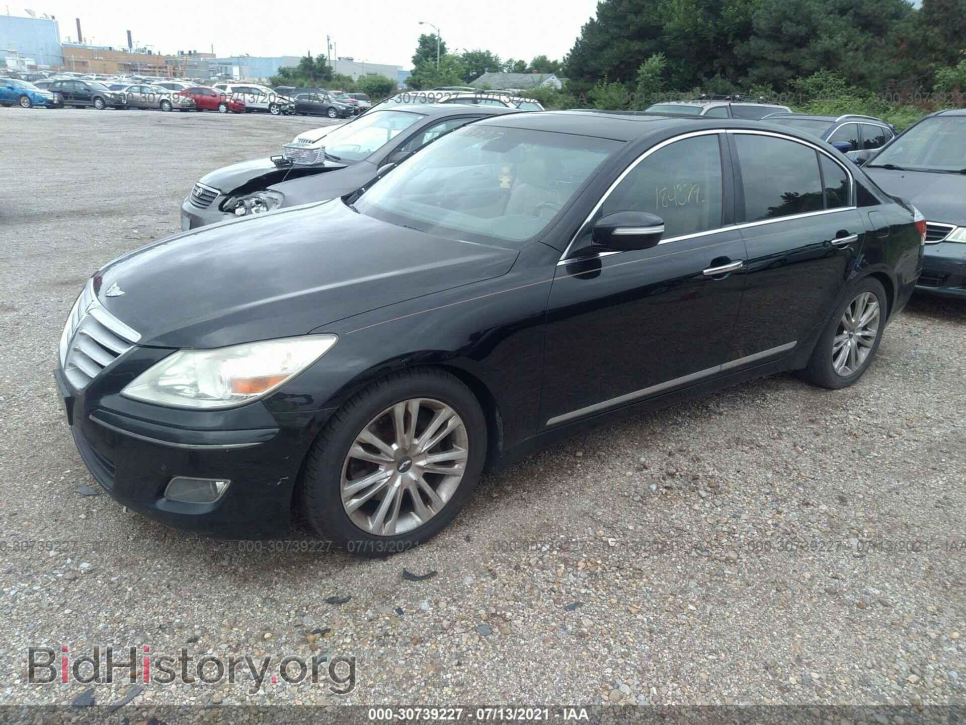 2009 HYUNDAI GENESIS - VIN: KMHGC46F79U050596 - Фото 2