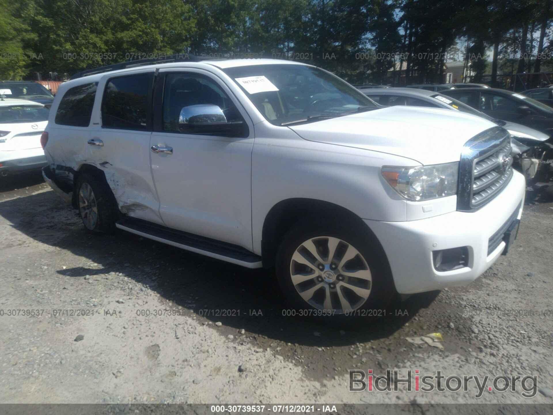 Photo 5TDJY5G15BS053950 - TOYOTA SEQUOIA 2011