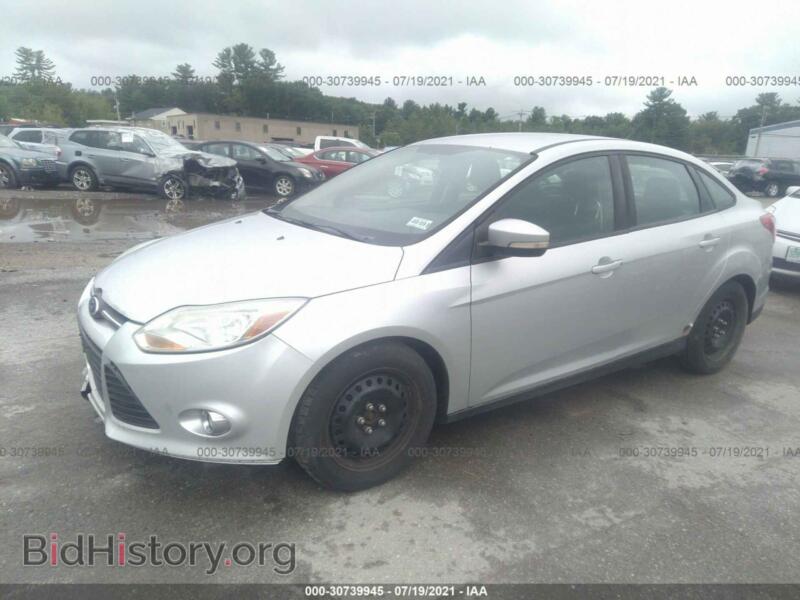 2012 Ford FOCUS (VIN 1FAHP3F20CL240490) — фото 2 из 11
