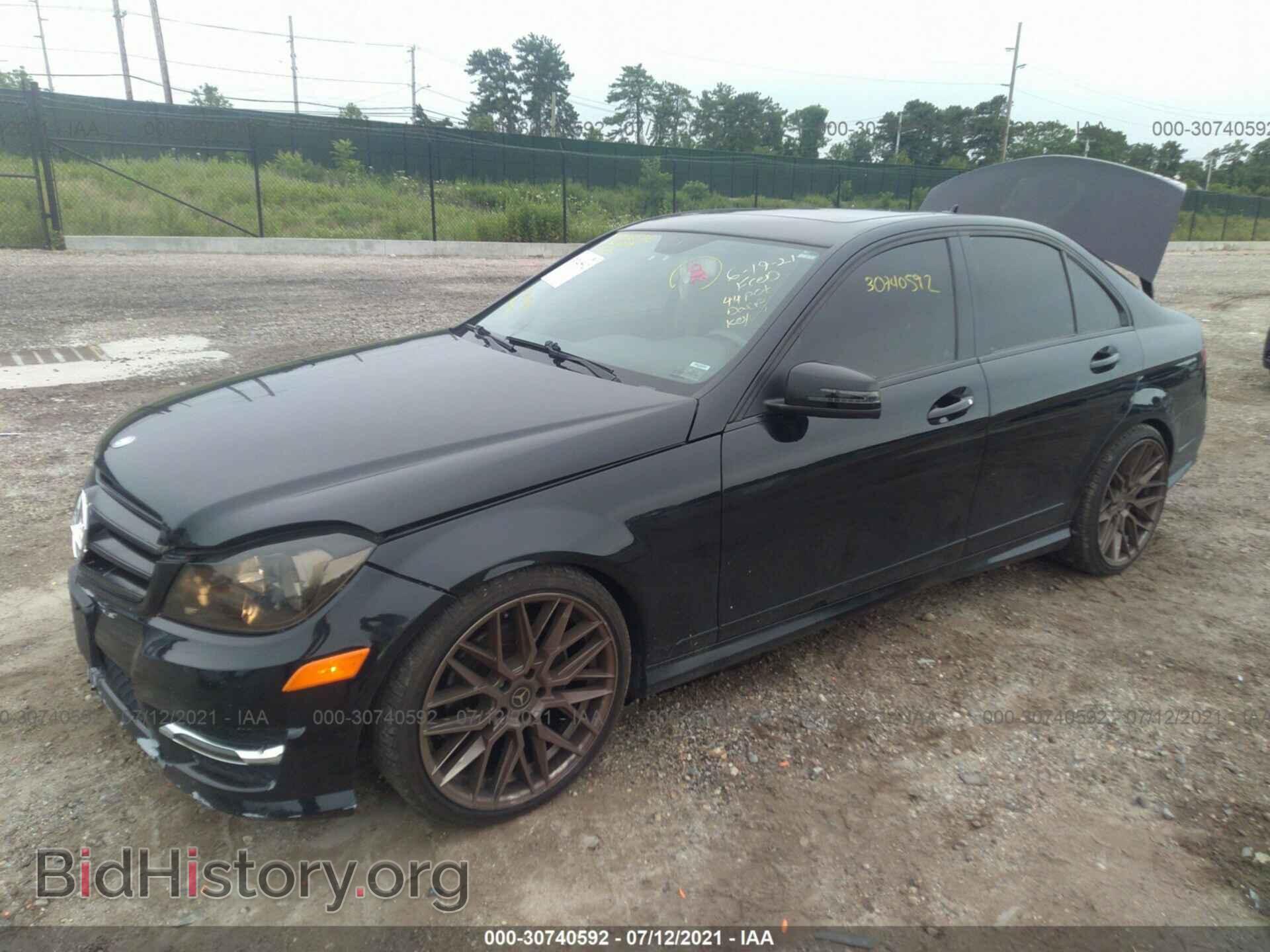 2012 MERCEDES-BENZ C-CLASS - VIN: WDDGF8BB3CR194877 - Фото 2