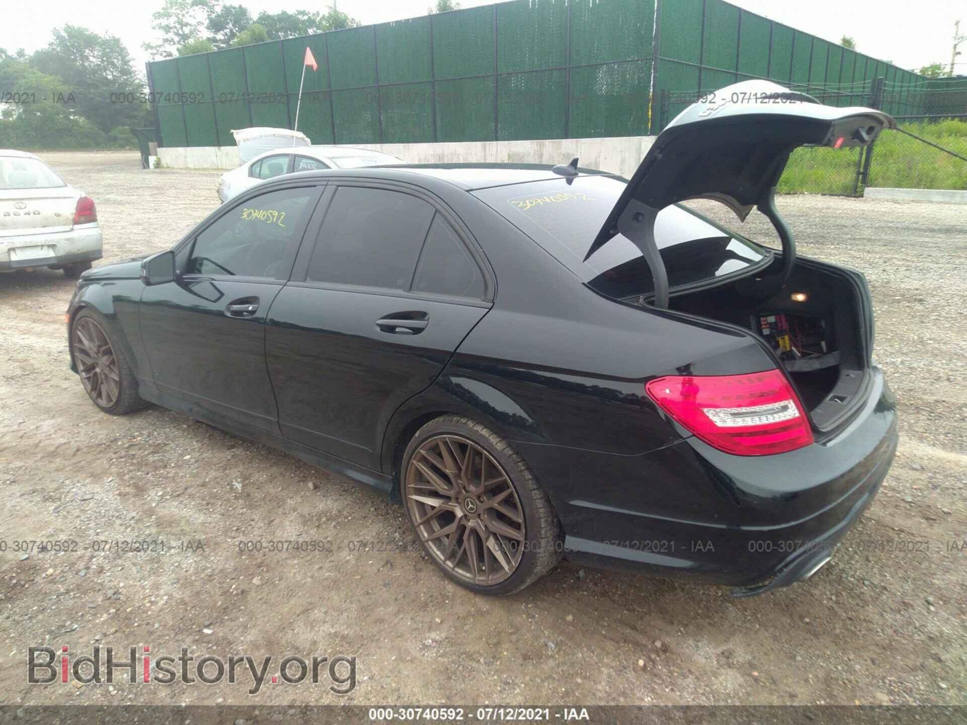 2012 MERCEDES-BENZ C-CLASS - VIN: WDDGF8BB3CR194877 - Фото 3