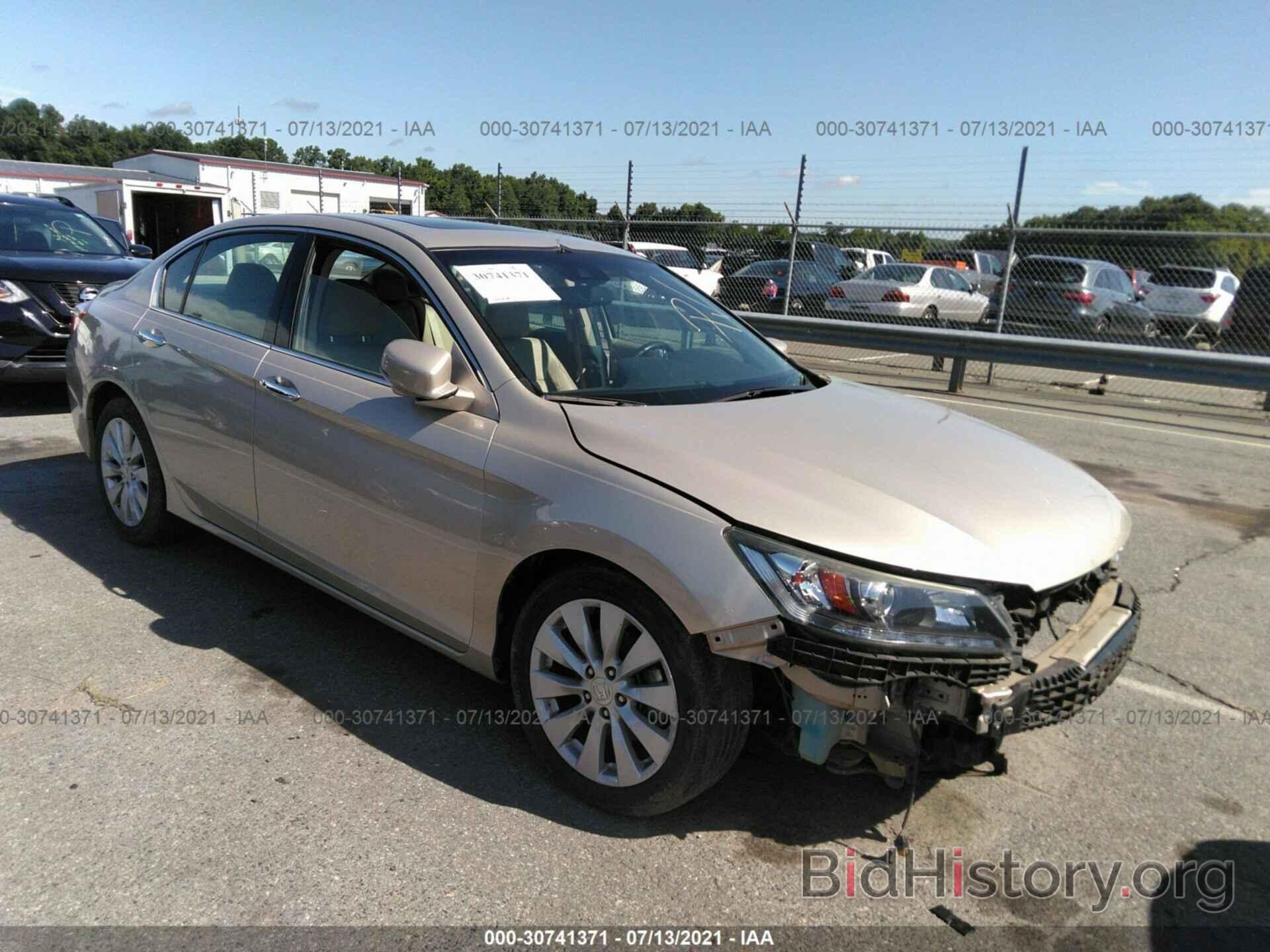 Фотография 1HGCR3F87DA029787 - HONDA ACCORD SDN 2013