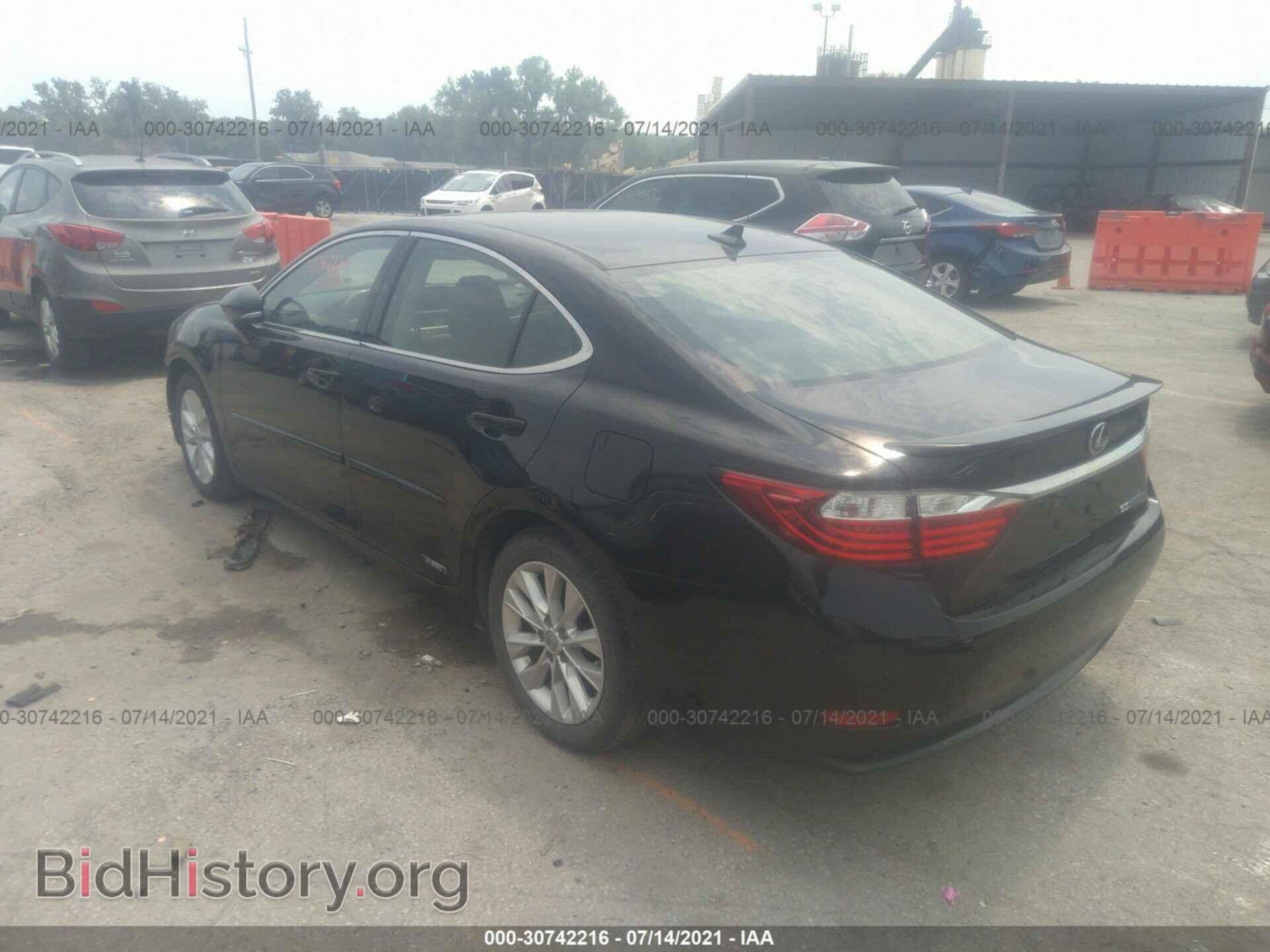 2013 LEXUS ES 300H - VIN: JTHBW1GG8D2018836 - Фото 3