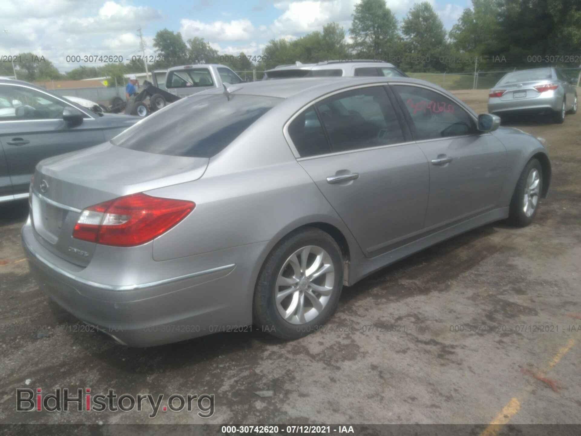 2013 HYUNDAI GENESIS - VIN: KMHGC4DD5DU226409 - Фото 4