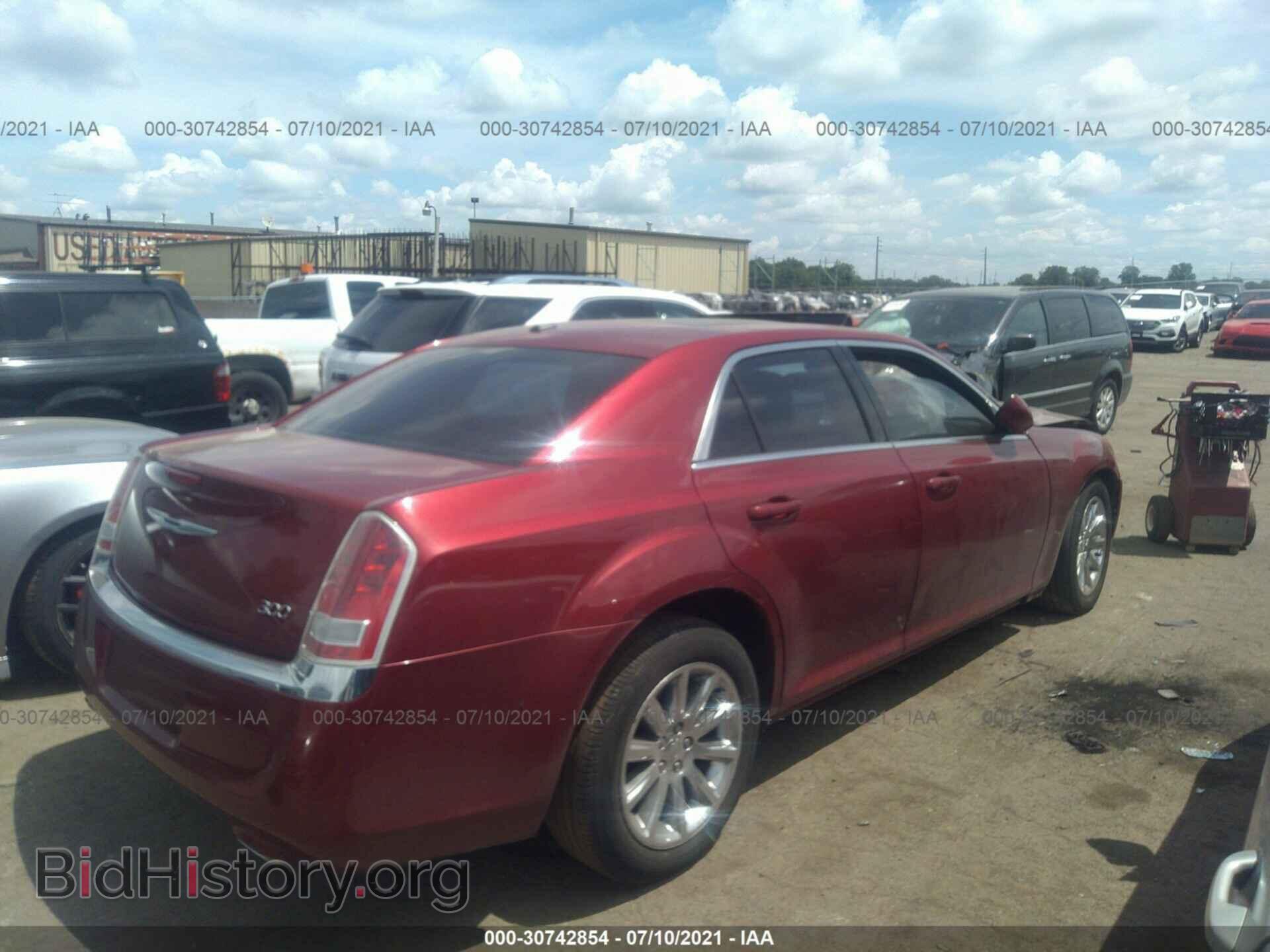 2013 CHRYSLER 300 - VIN: 2C3CCAAG4DH550989 - Фото 4