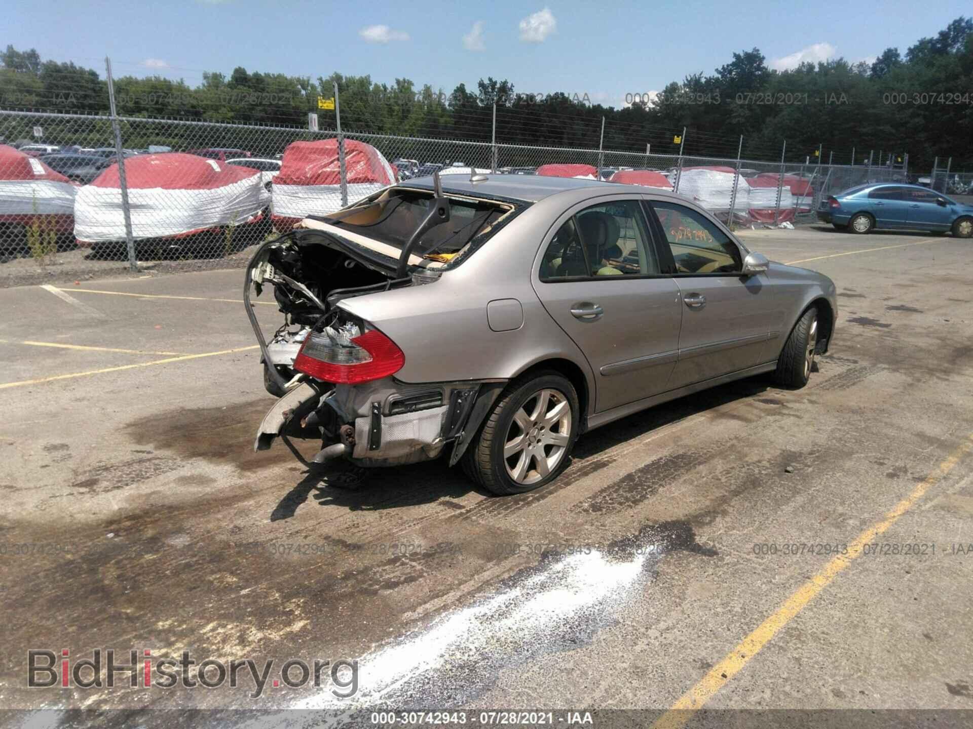 2007 MERCEDES-BENZ E-CLASS - VIN: WDBUF87X67X220549 - Фото 4