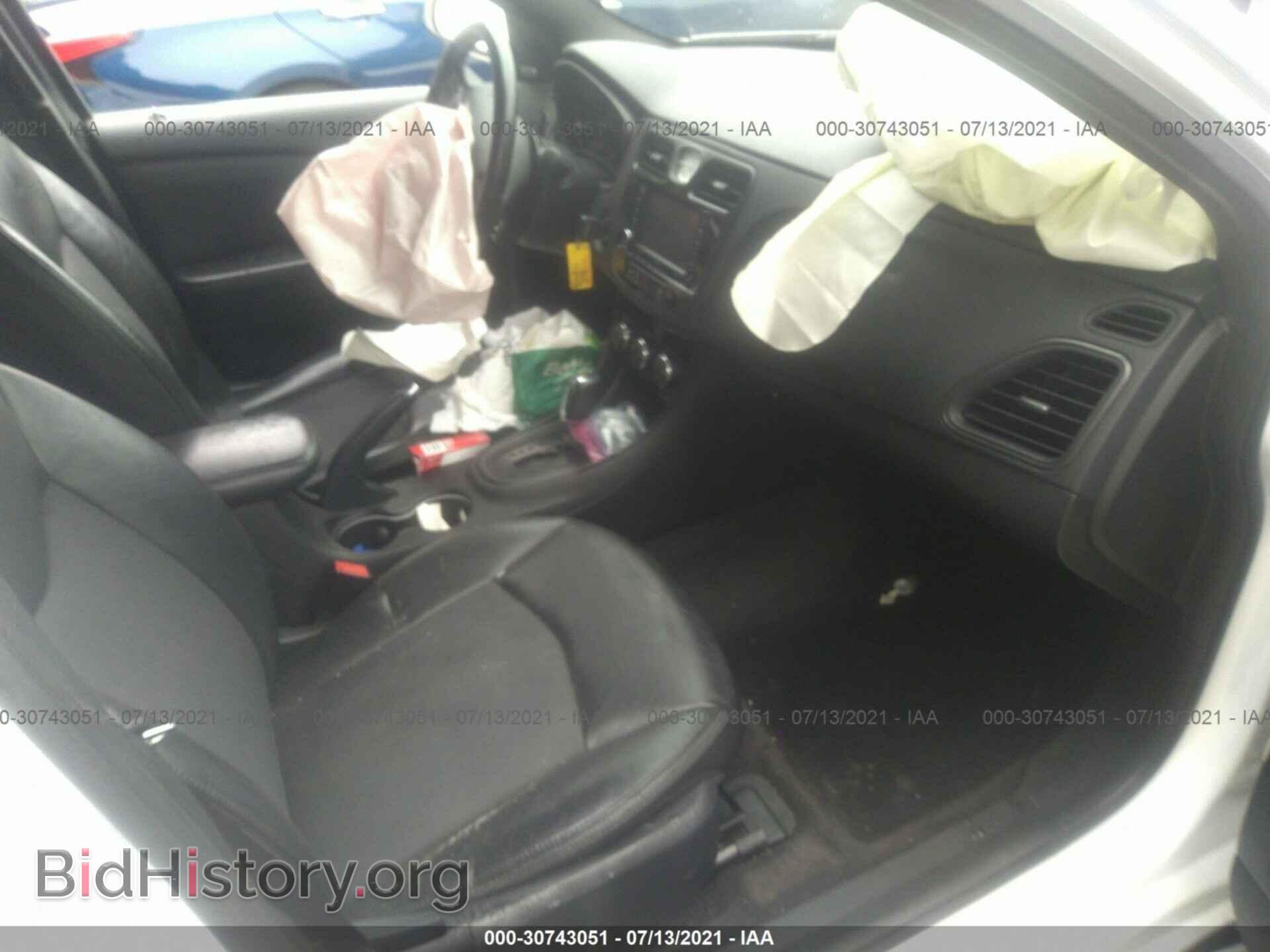 2013 CHRYSLER 200 - VIN: 1C3CCBCG0DN719237 - Photo 5