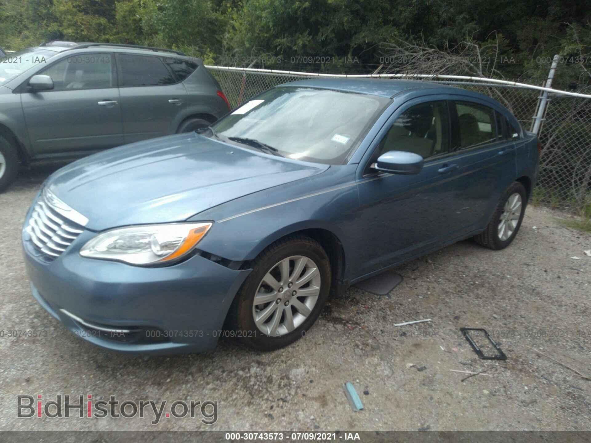 2011 CHRYSLER 200 - VIN: 1C3BC1FBXBN576087 - Фото 2