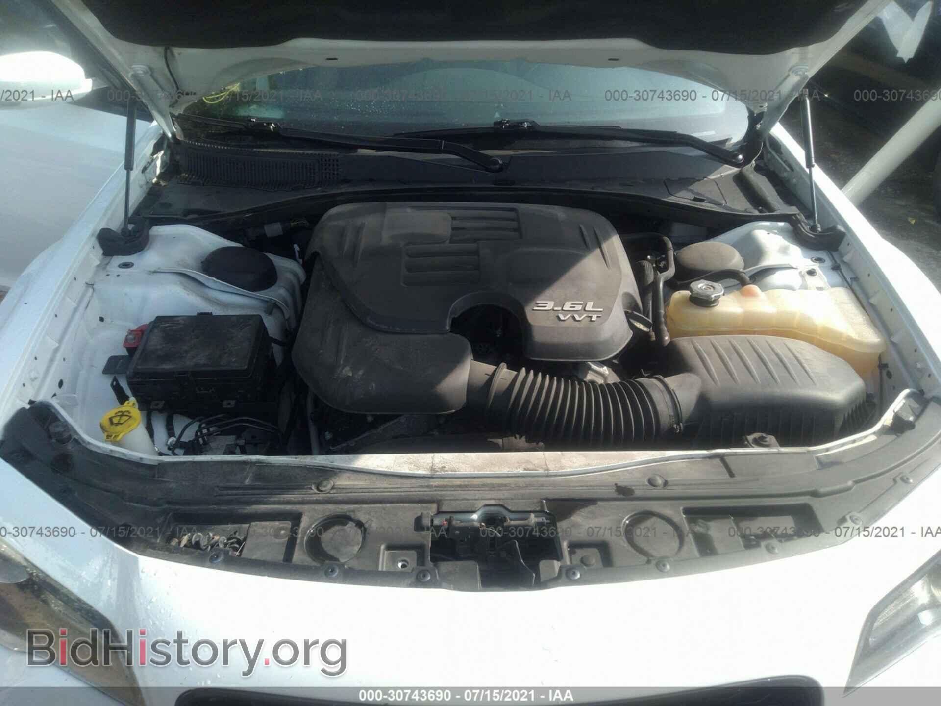 2015 CHRYSLER 300 - VIN: 2C3CCAGG2FH922789 - Фото 10