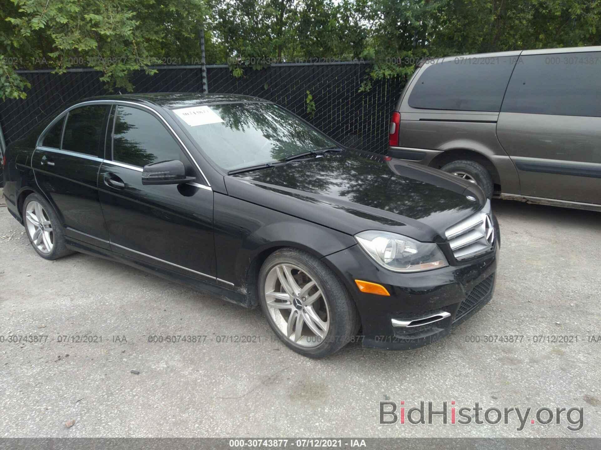 Photo WDDGF8BB0CR227284 - MERCEDES-BENZ C-CLASS 2012