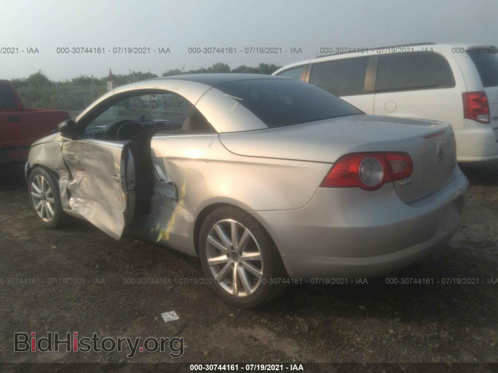 2009 VOLKSWAGEN EOS - VIN: WVWBA71F69V015572 - Фото 3