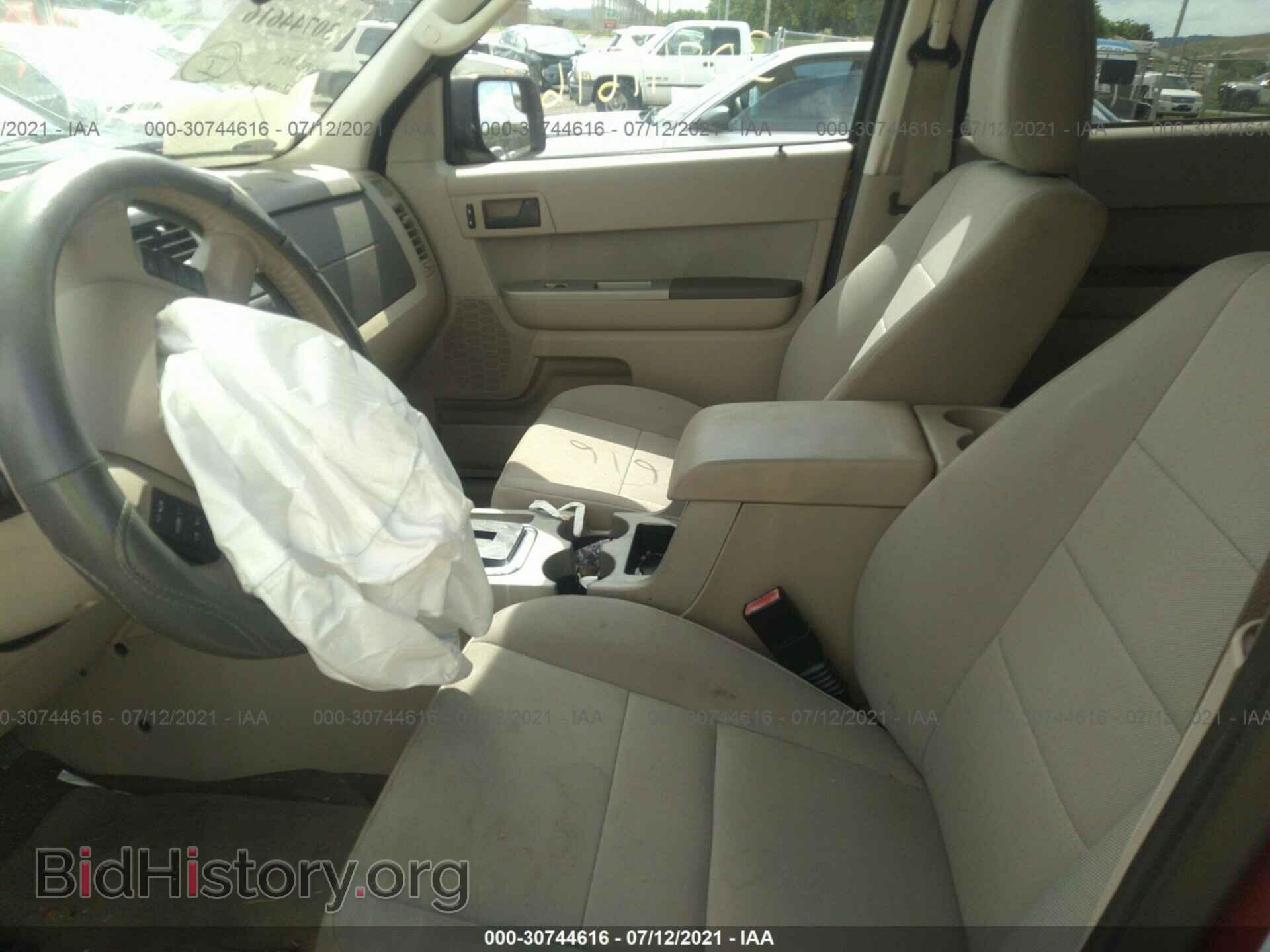 2011 FORD ESCAPE - VIN: 1FMCU0DG2BKB19180 - Фото 5