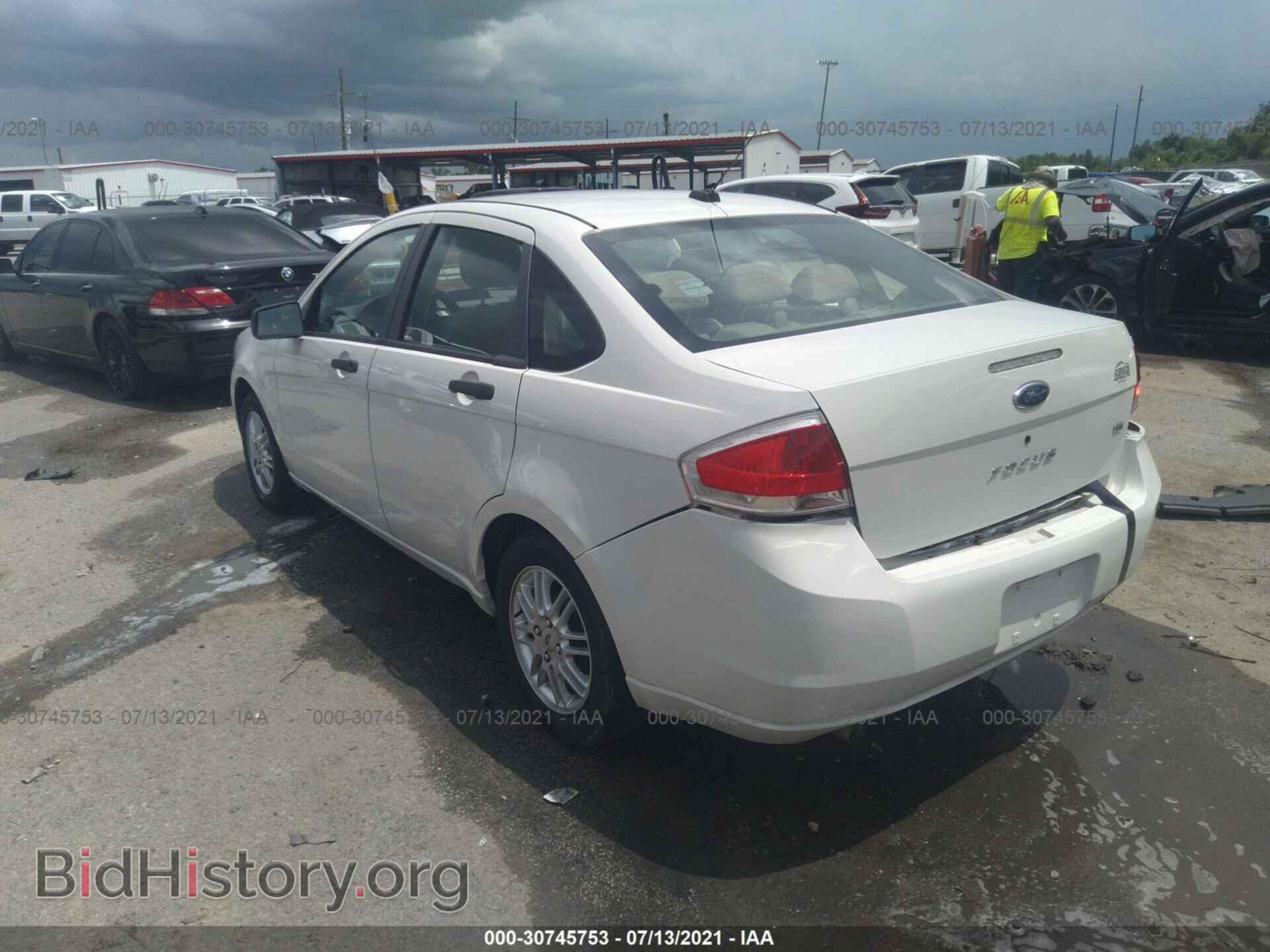 2009 FORD FOCUS - VIN: 1FAHP35N39W105152 - Фото 3