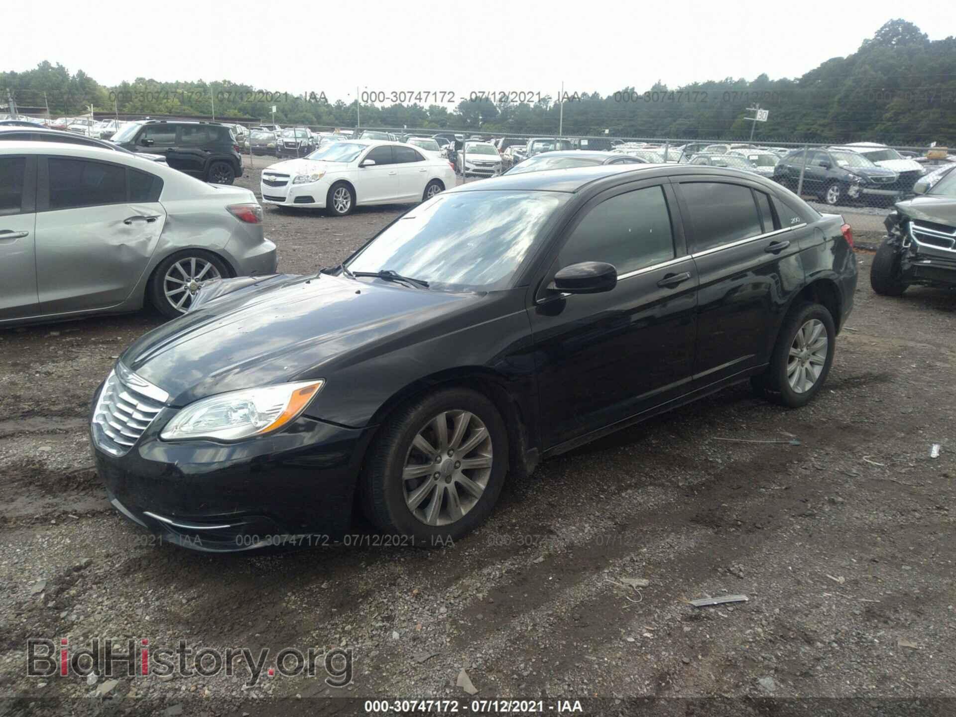 2012 CHRYSLER 200 - VIN: 1C3CCBBB5CN217599 - Фото 2
