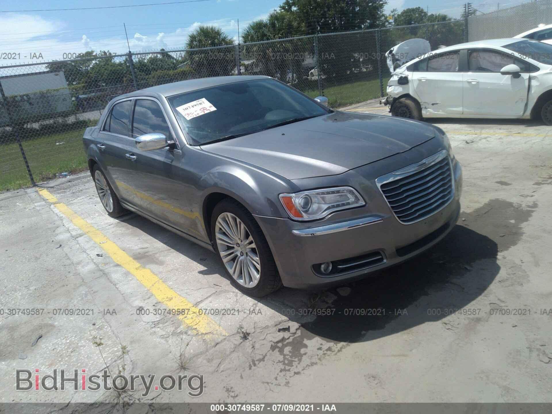 Фотография 2C3CCAET4CH284993 - CHRYSLER 300 2012