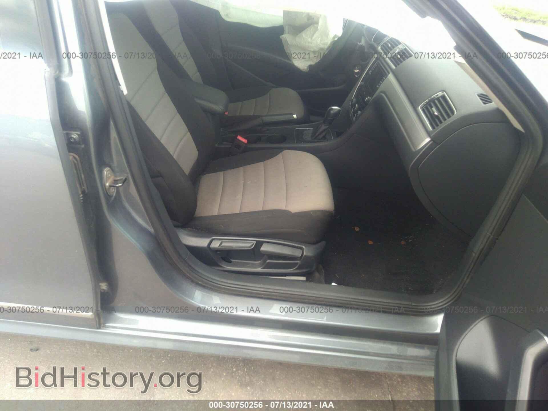 2017 VOLKSWAGEN PASSAT - VIN: 1VWAT7A37HC003806 - Фото 5
