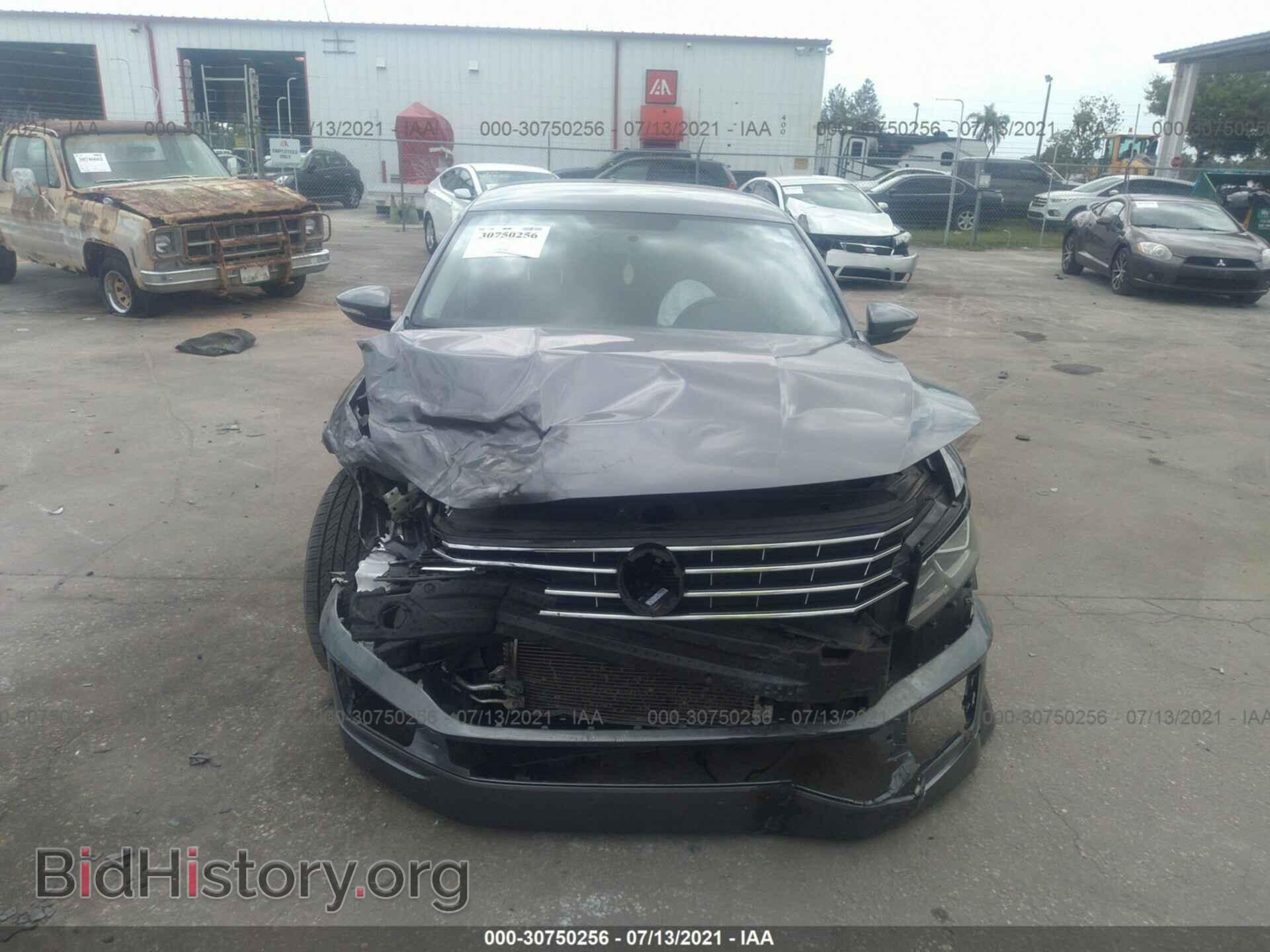 2017 VOLKSWAGEN PASSAT - VIN: 1VWAT7A37HC003806 - Фото 6