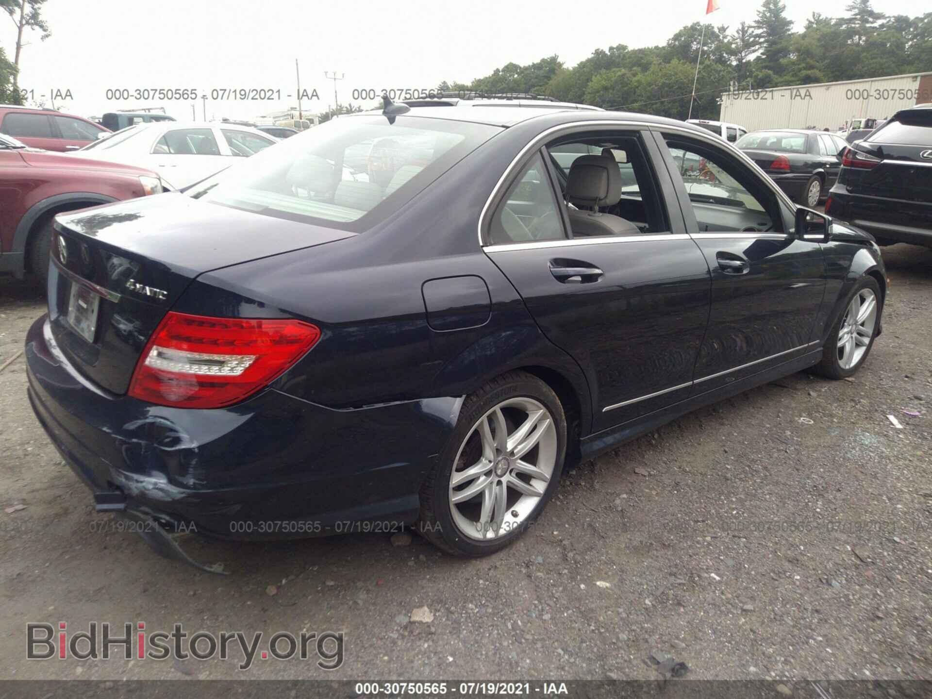 2013 MERCEDES-BENZ C-CLASS - VIN: WDDGF8AB0DR282689 - Фото 4