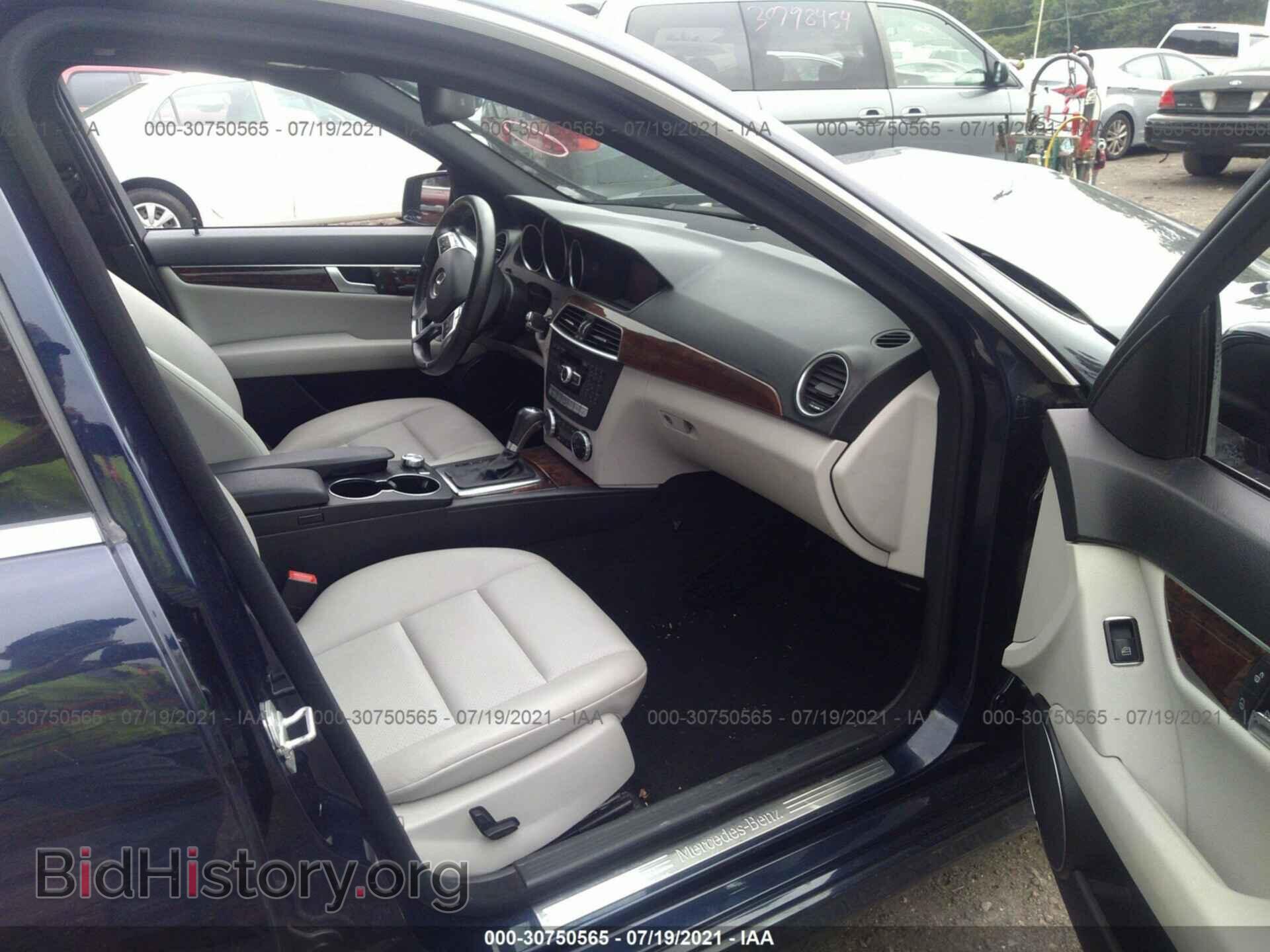2013 MERCEDES-BENZ C-CLASS - VIN: WDDGF8AB0DR282689 - Фото 5