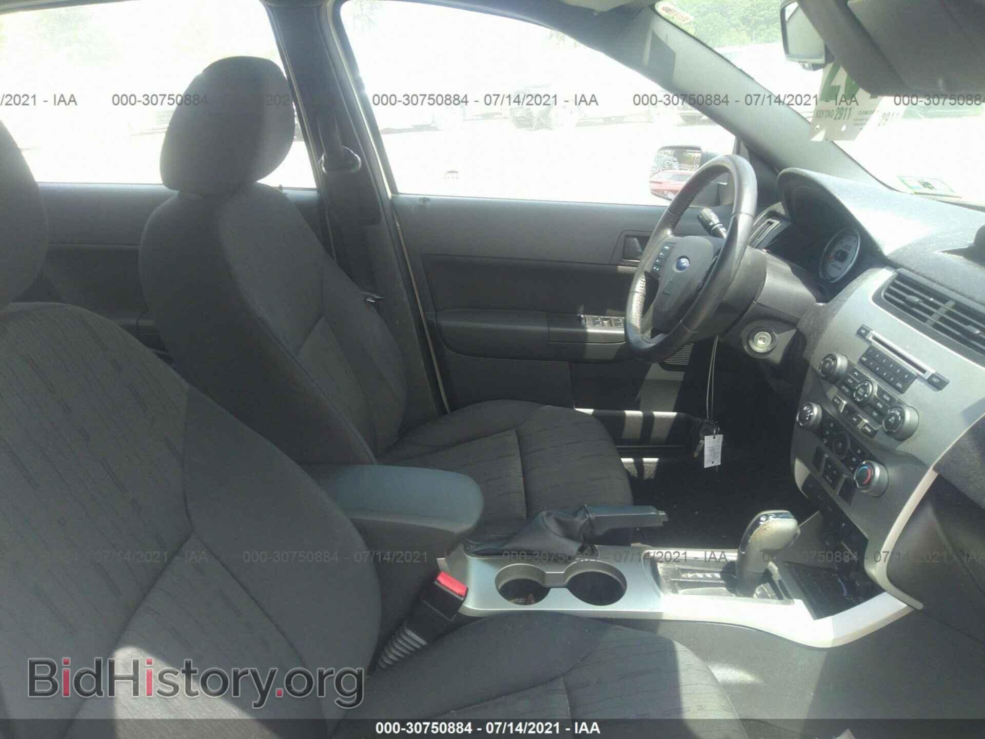 2011 FORD FOCUS - VIN: 1FAHP3FN2BW104952 - Photo 5