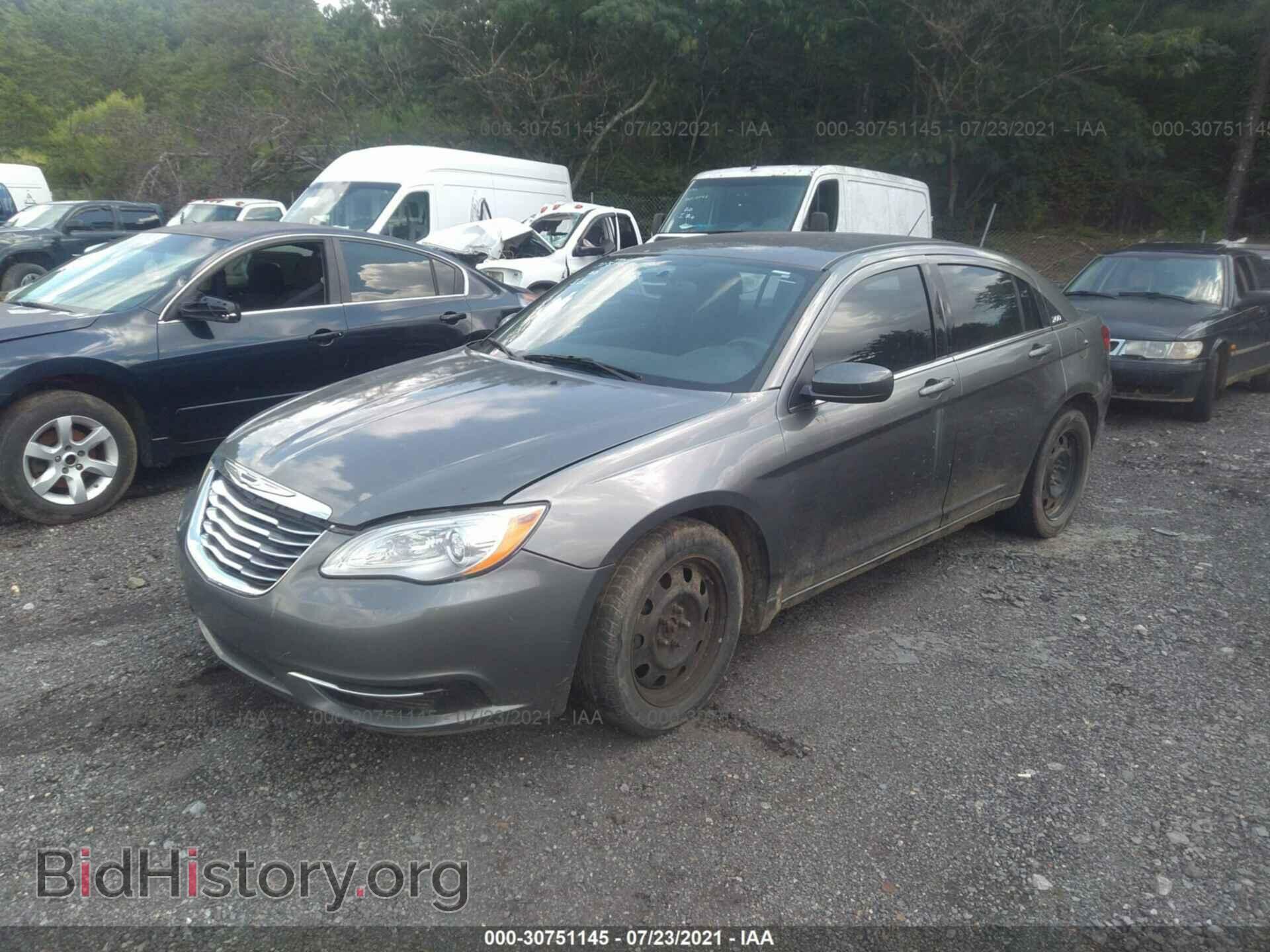 2012 CHRYSLER 200 - VIN: 1C3CCBAB7CN273593 - Фото 2