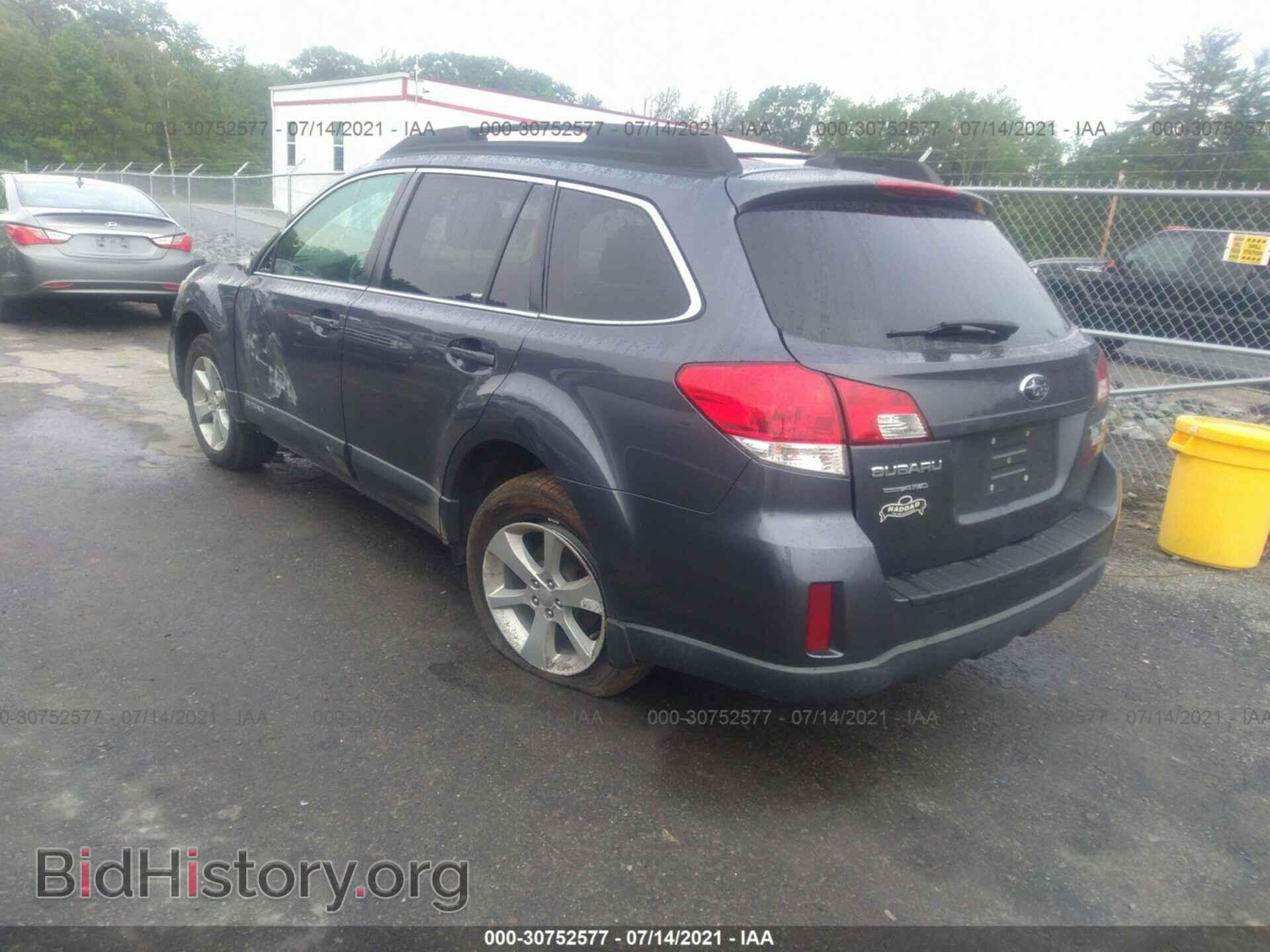 2014 SUBARU OUTBACK - VIN: 4S4BRBCC6E3208823 - Фото 3