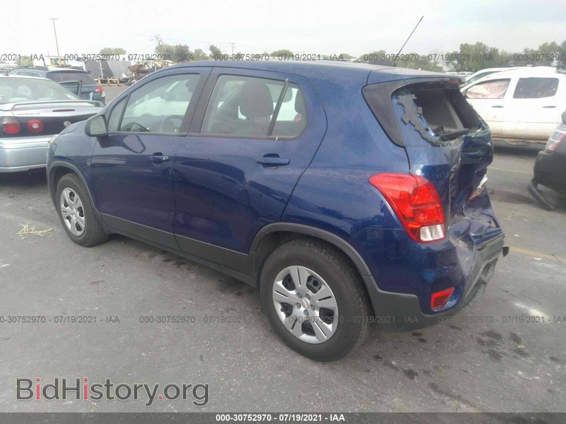 2017 CHEVROLET TRAX - VIN: 3GNCJKSB2HL180401 - Фото 3