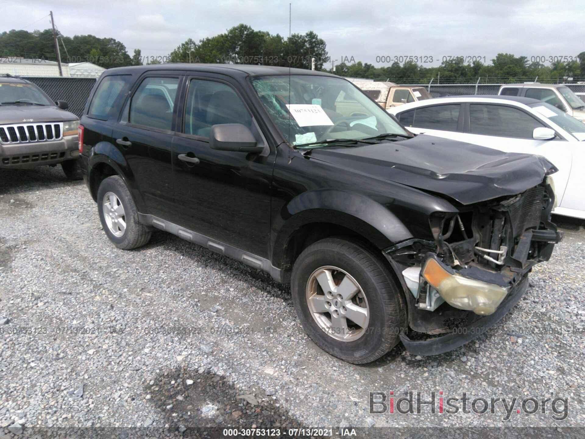 Photo 1FMCU027X9KD07572 - FORD ESCAPE 2009