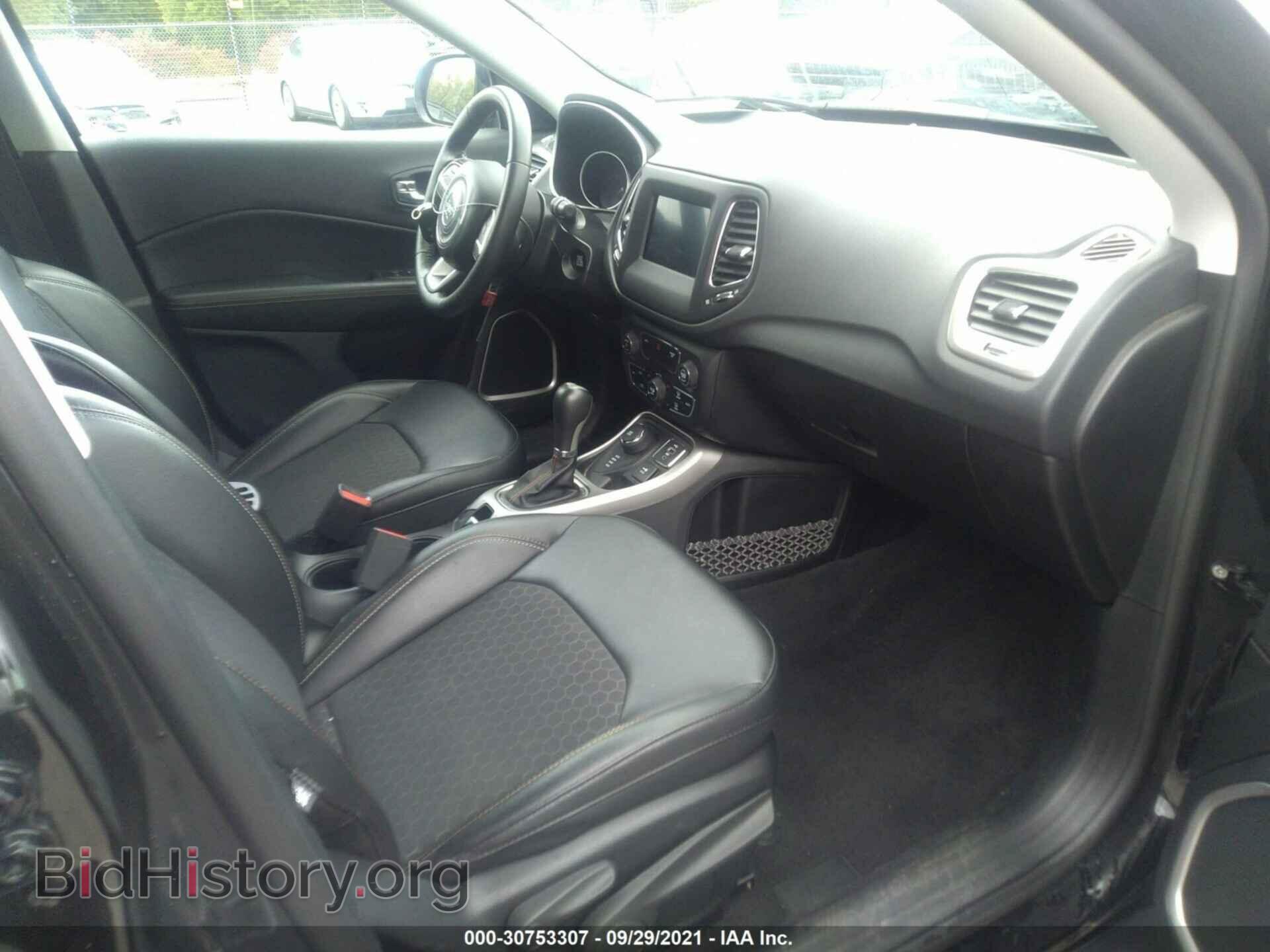2019 JEEP COMPASS - VIN: 3C4NJDBBXKT593929 - Фото 5