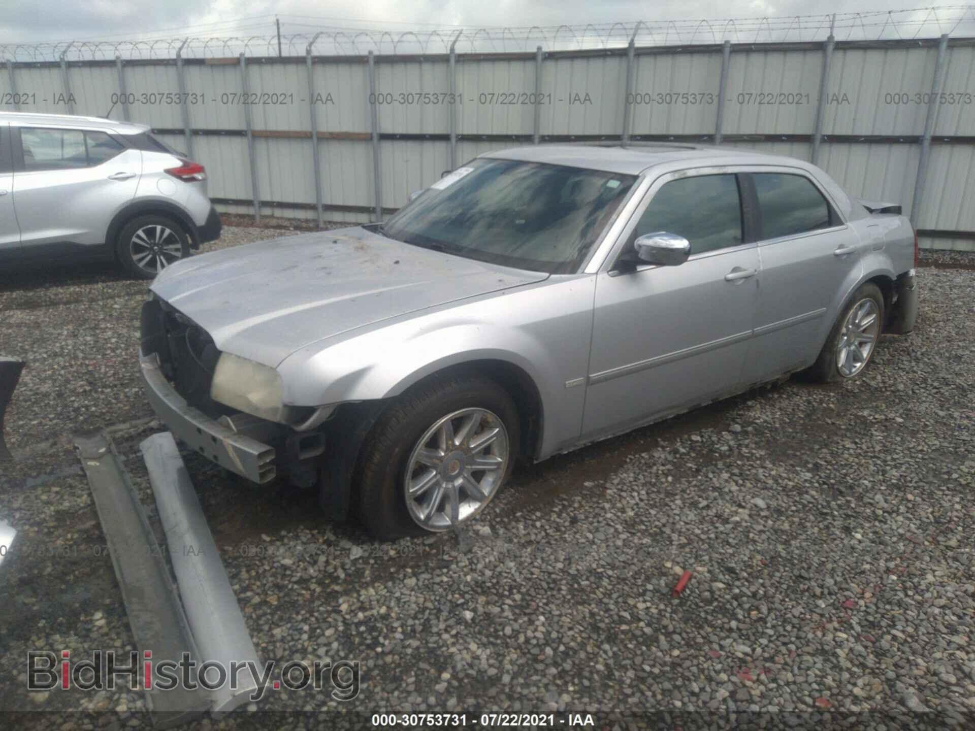 2006 CHRYSLER 300 - VIN: 2C3KA53G26H320165 - Фото 2