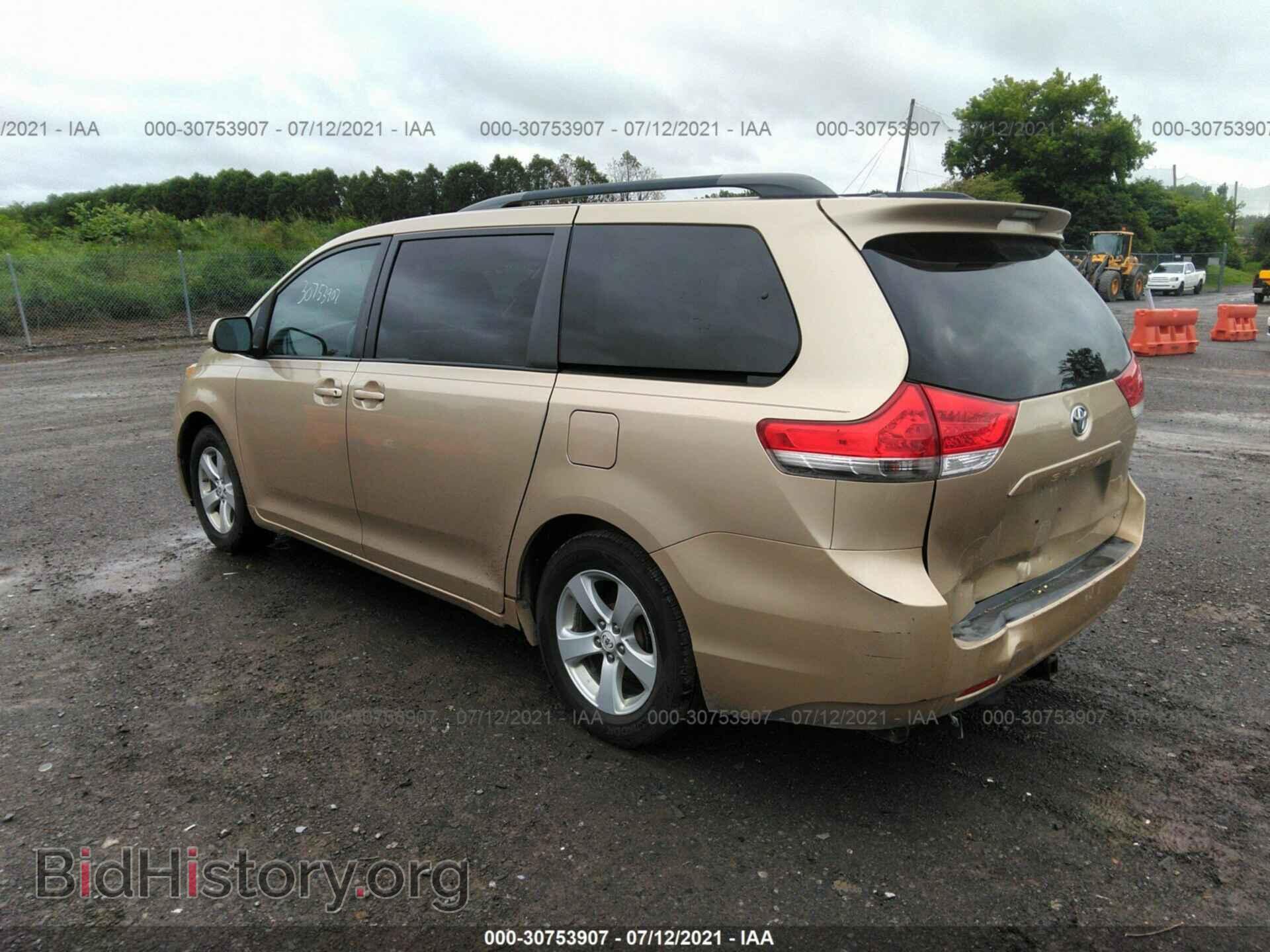 2011 TOYOTA SIENNA - VIN: 5TDKK3DC3BS044728 - Фото 3