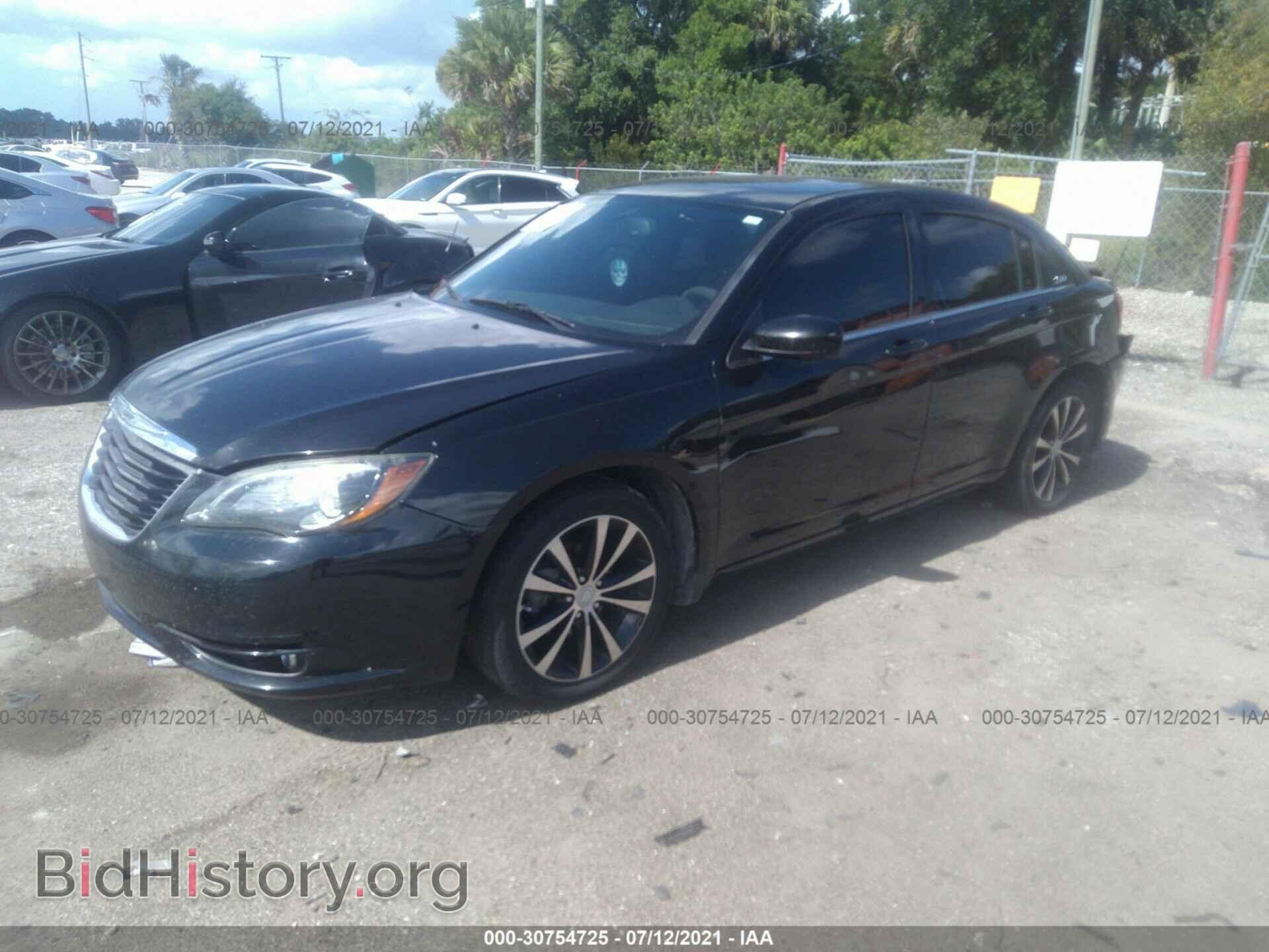 2012 CHRYSLER 200 - VIN: 1C3CCBBG4CN249794 - Фото 2